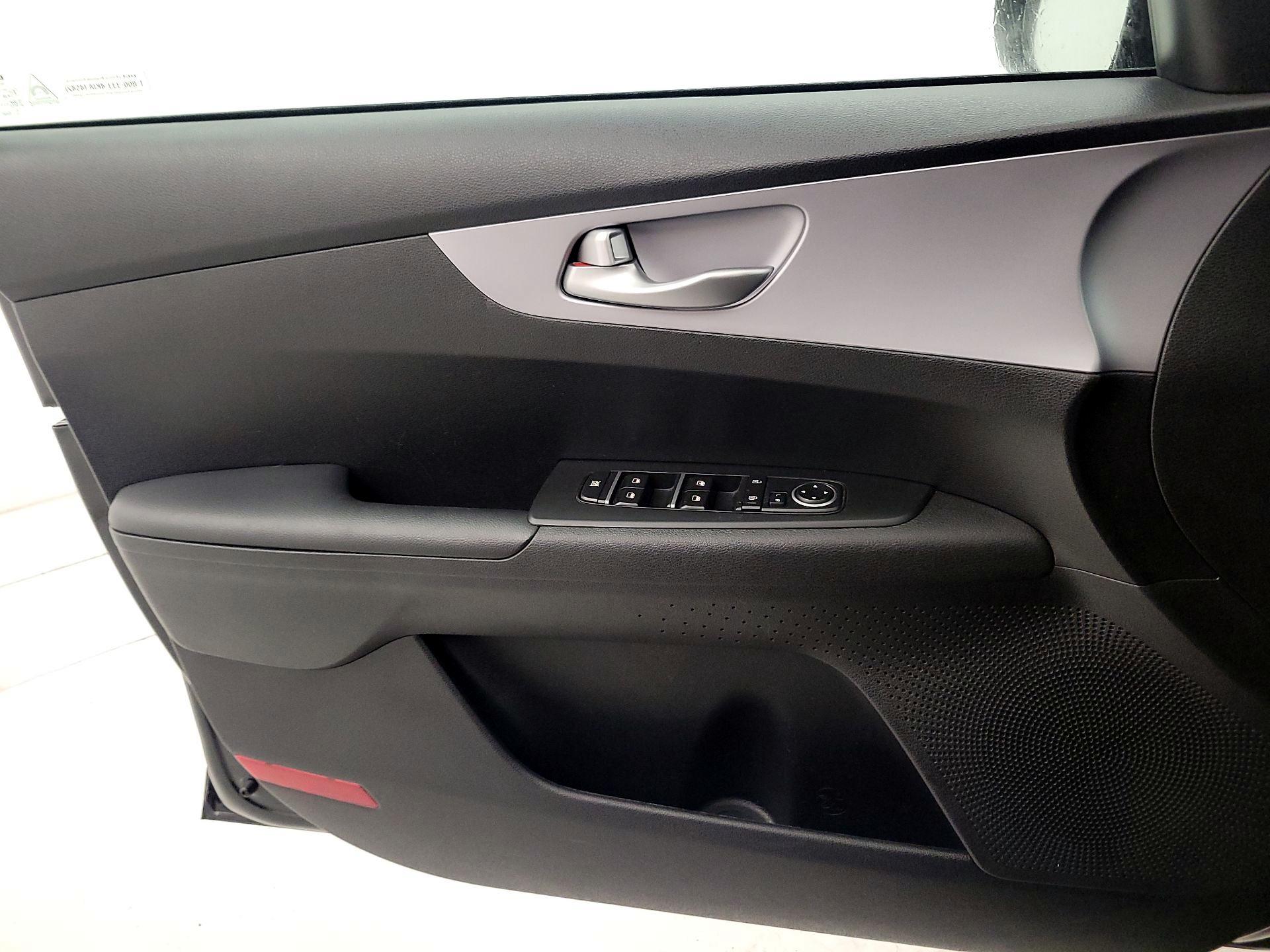 Thumbnail: 2024 Kia Forte - 12