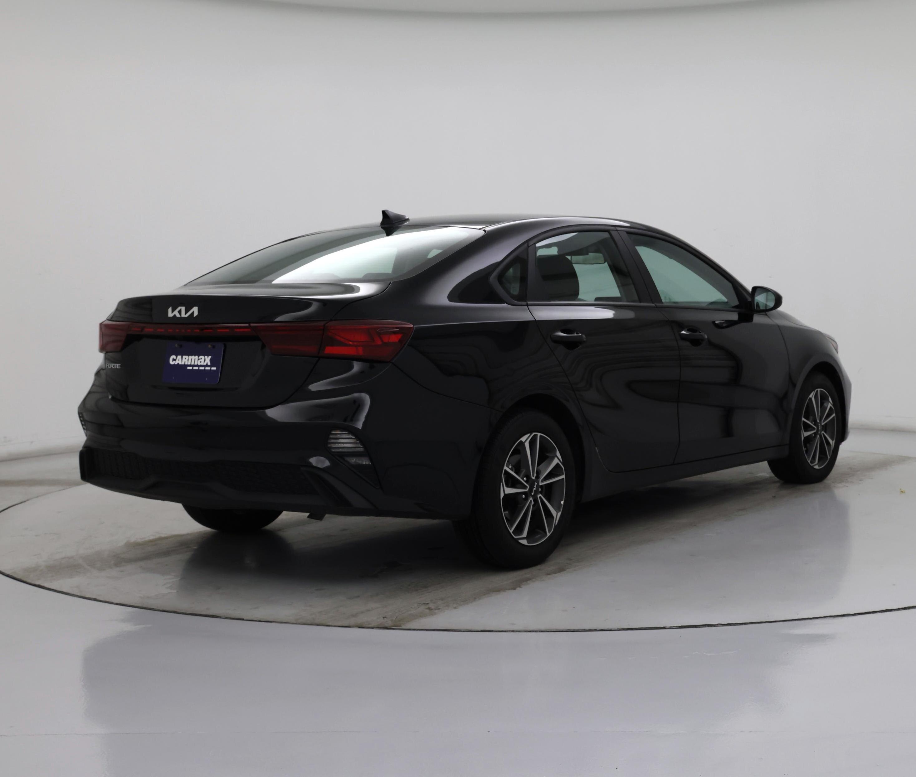 Thumbnail: 2024 Kia Forte - 8