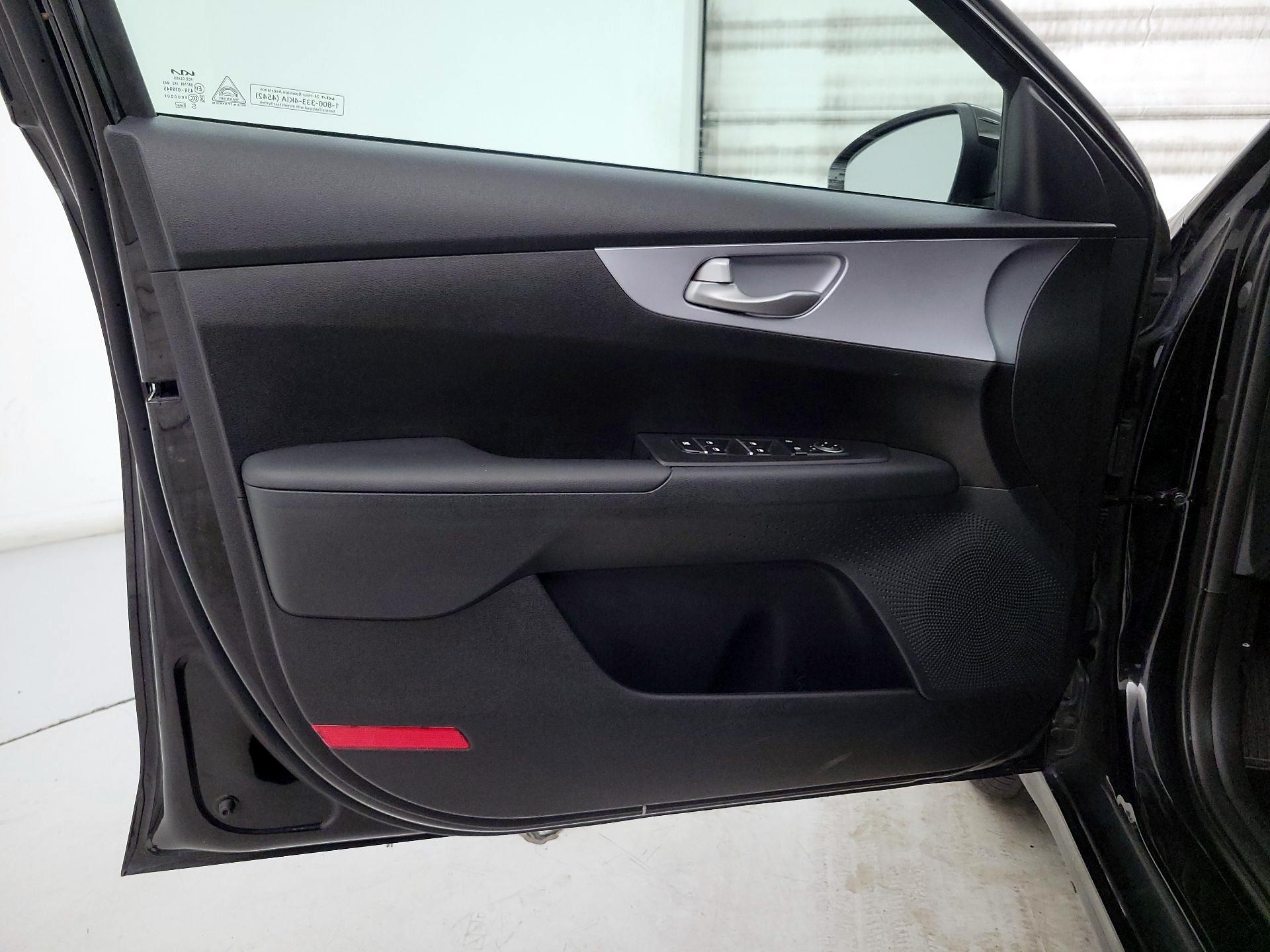 Thumbnail: 2024 Kia Forte - 12