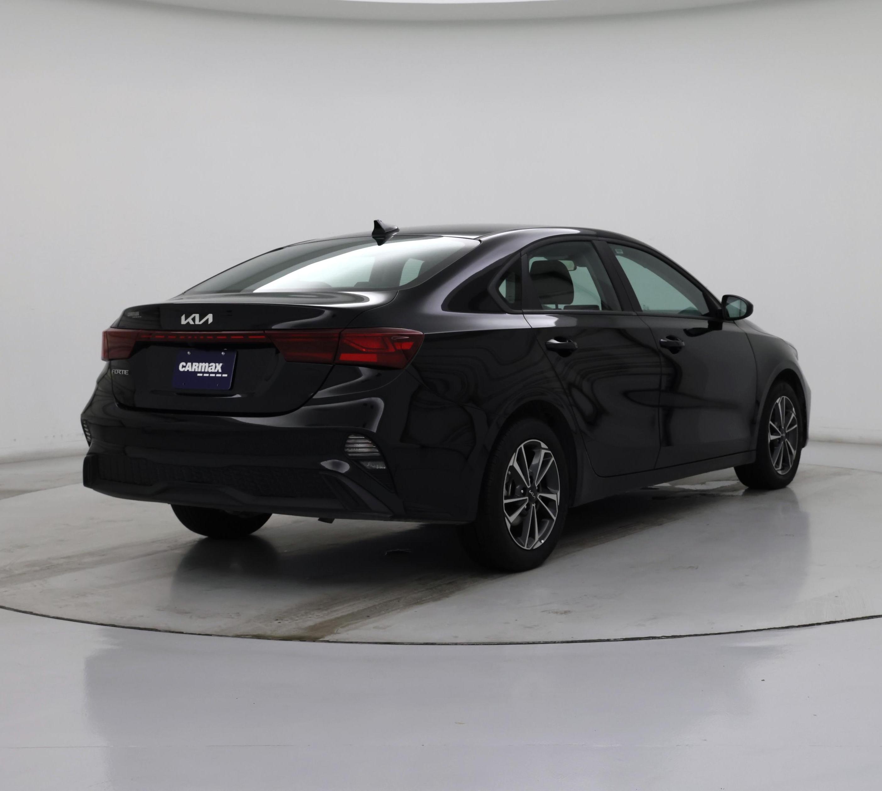 Thumbnail: 2024 Kia Forte - 8