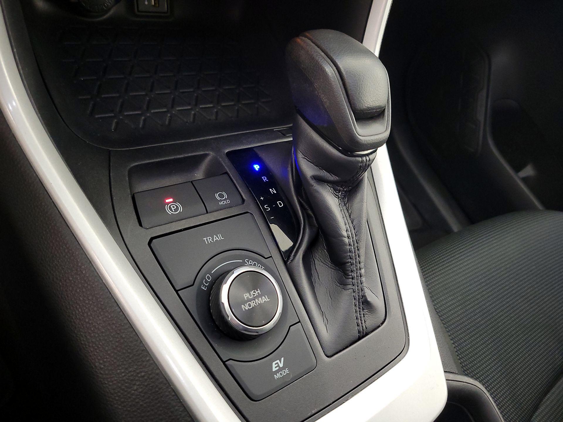 Thumbnail: 2024 Toyota RAV4 - 17