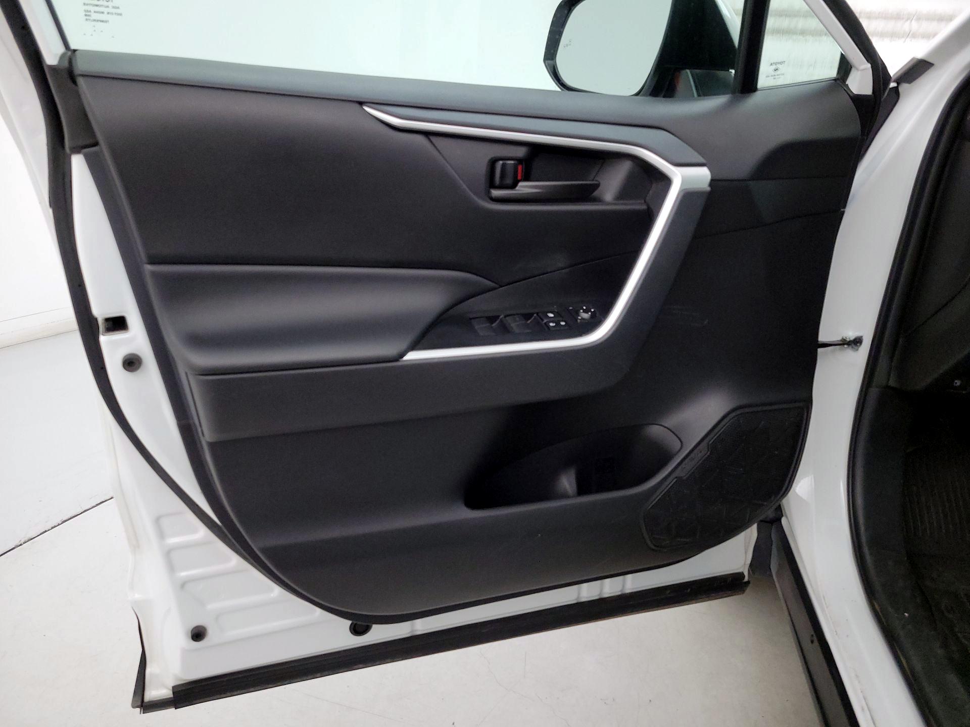 Thumbnail: 2024 Toyota RAV4 - 12