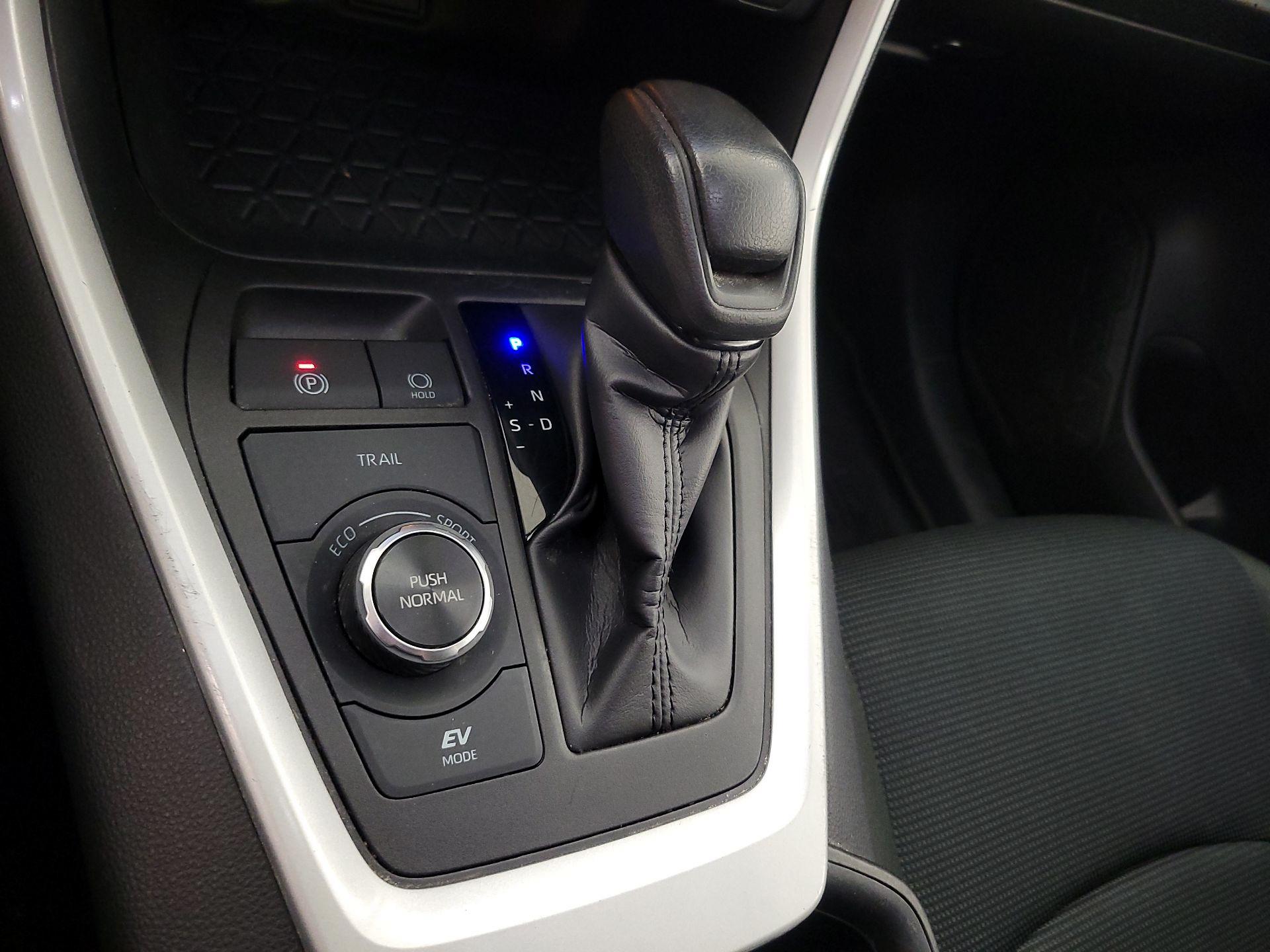 Thumbnail: 2024 Toyota RAV4 - 17