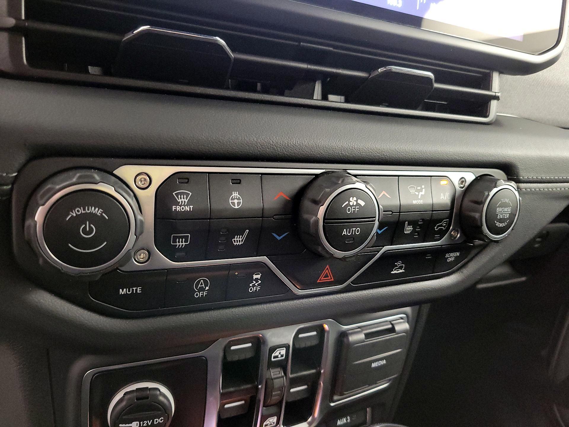 Thumbnail: 2024 Jeep Wrangler - 16