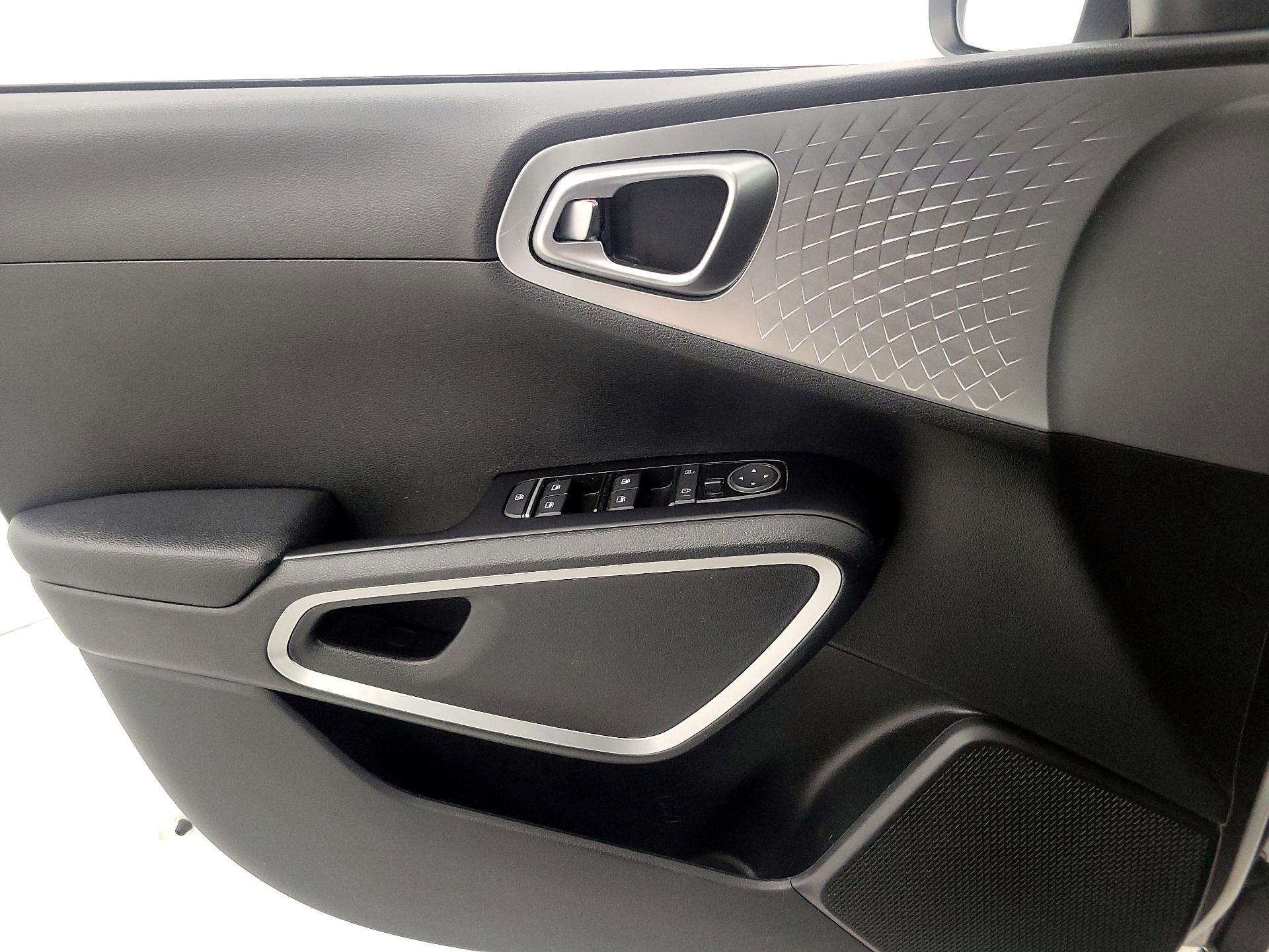 Thumbnail: 2023 Kia Soul - 12