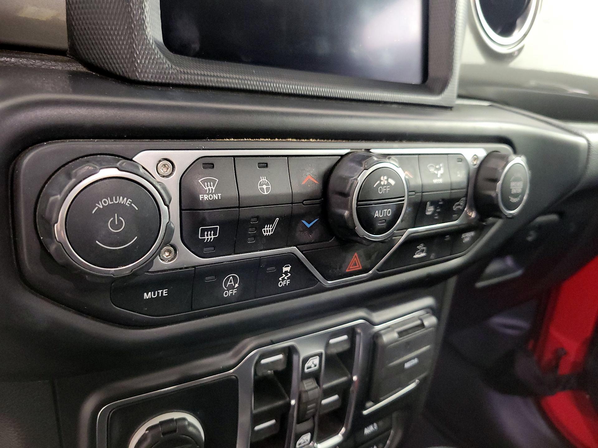 Thumbnail: 2022 Jeep Wrangler - 16