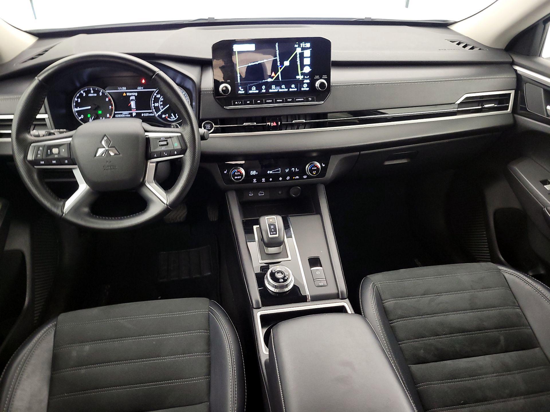 Thumbnail: 2024 Mitsubishi Outlander - 9