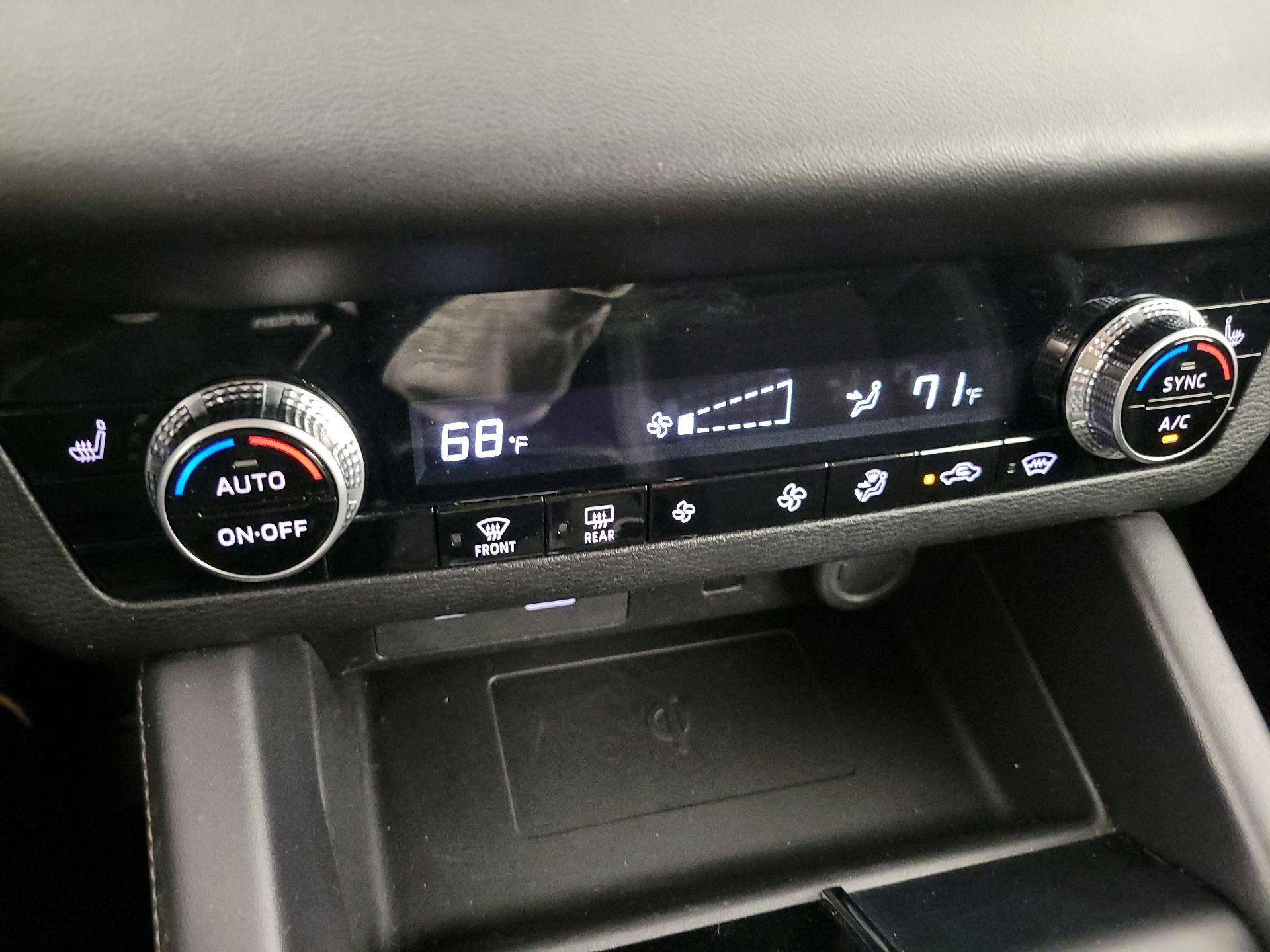 Thumbnail: 2024 Mitsubishi Outlander - 17