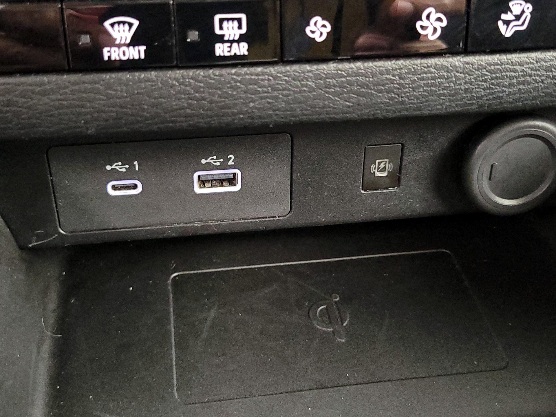 Thumbnail: 2024 Mitsubishi Outlander - 19