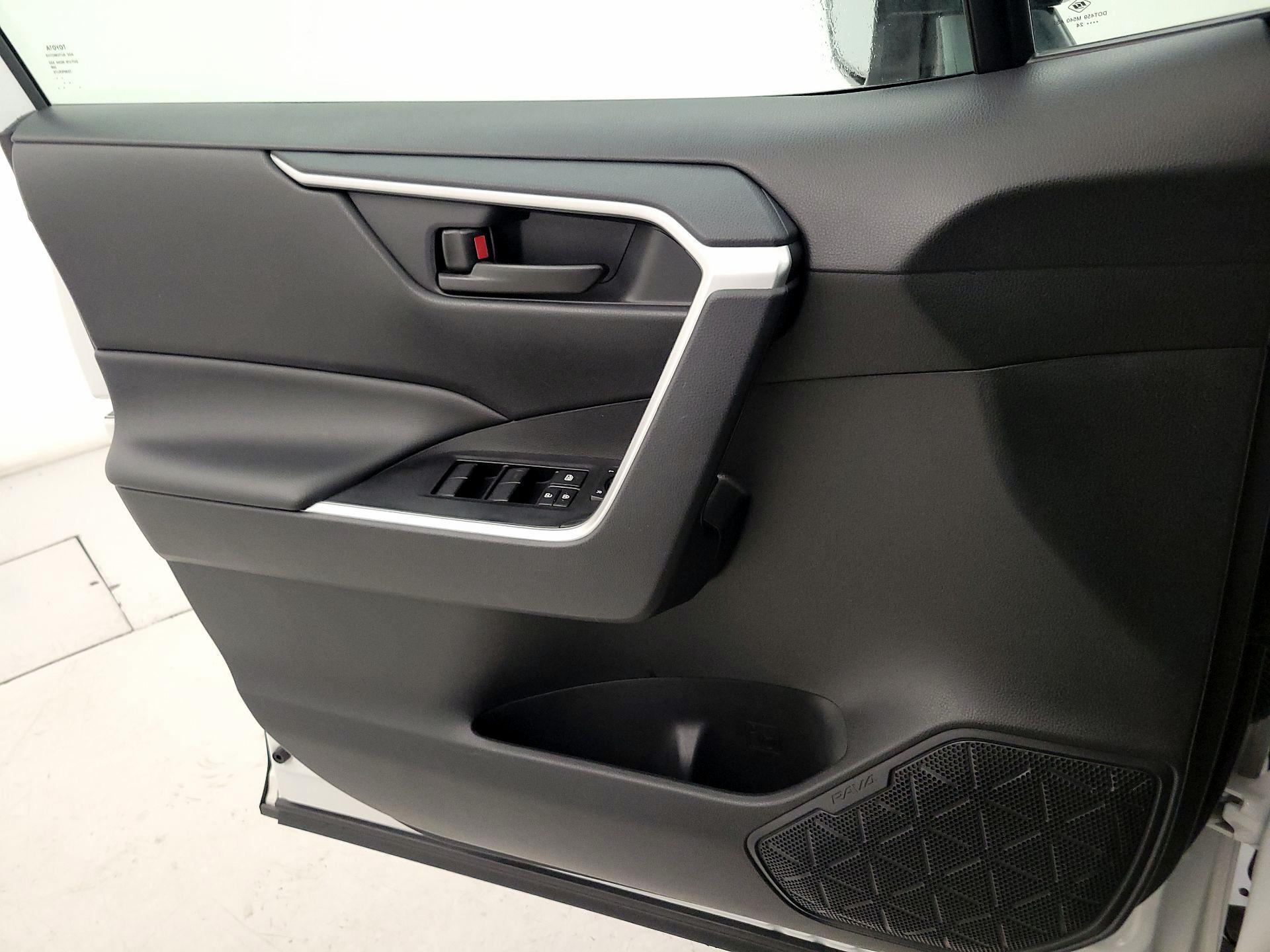 Thumbnail: 2024 Toyota RAV4 - 12