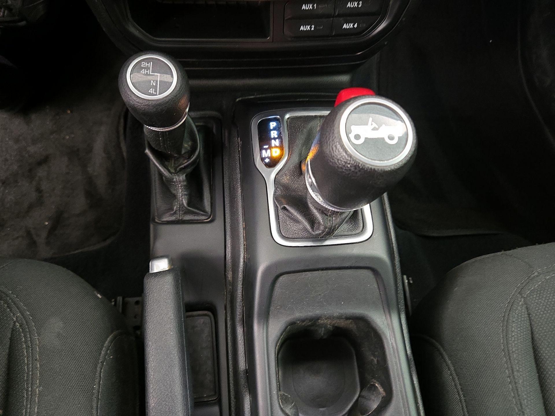 Thumbnail: 2018 Jeep Wrangler - 17