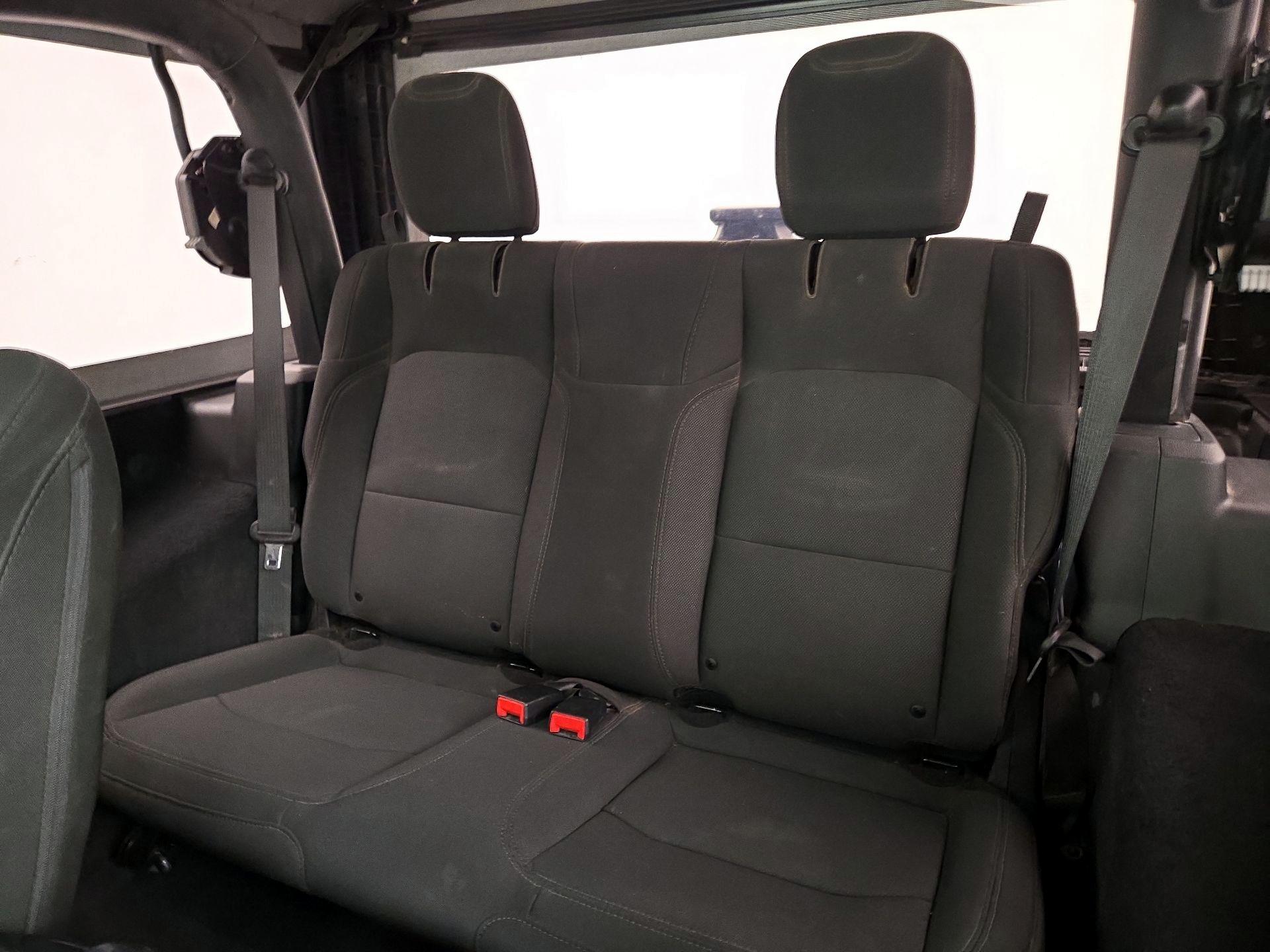 Thumbnail: 2018 Jeep Wrangler - 19