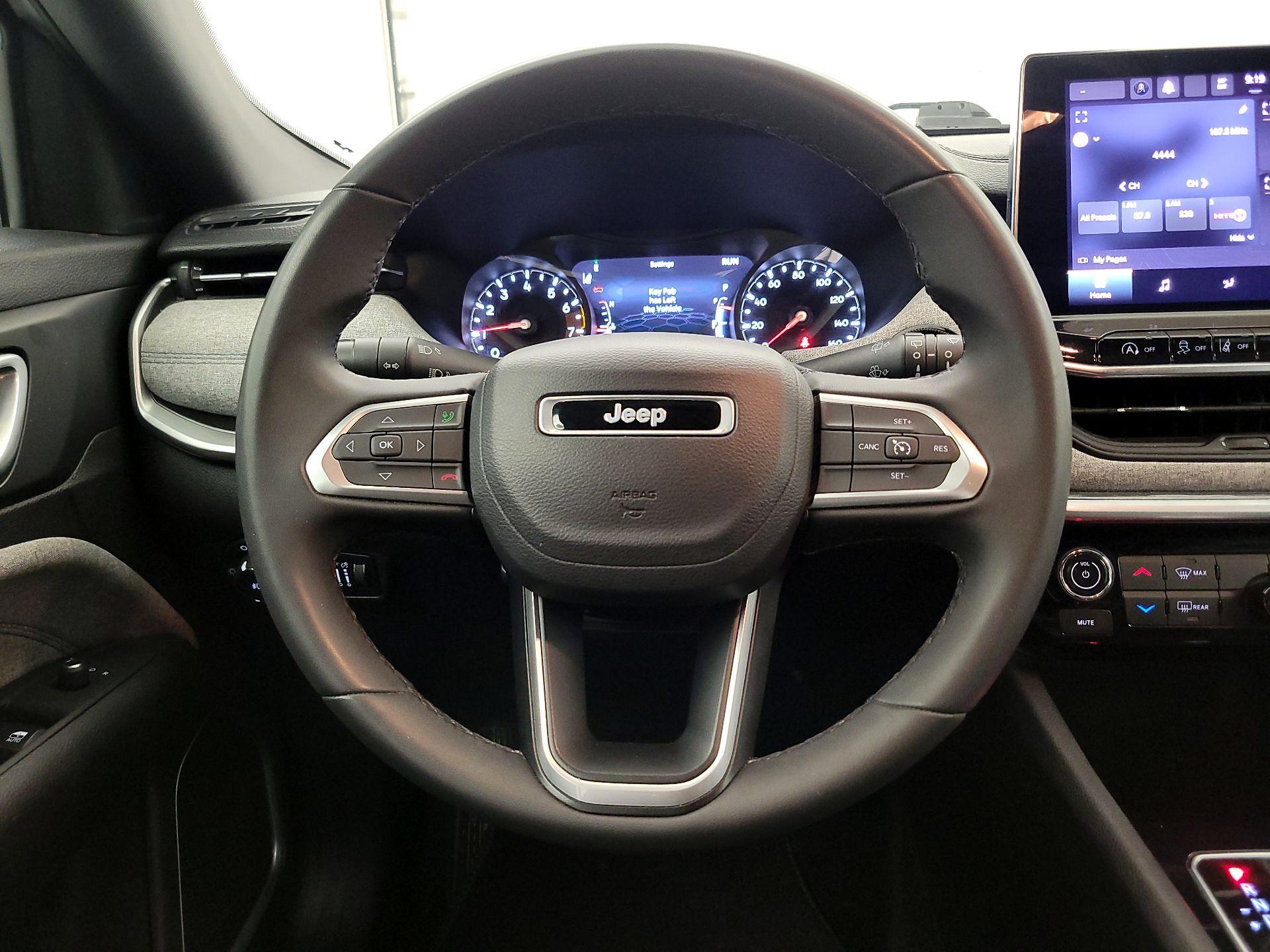 Thumbnail: 2023 Jeep Compass - 10