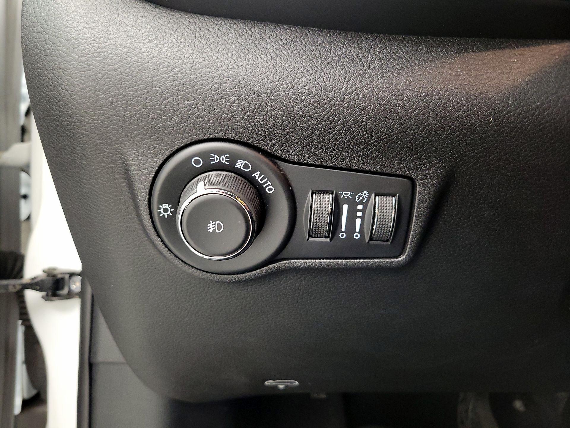 Thumbnail: 2023 Jeep Compass - 13