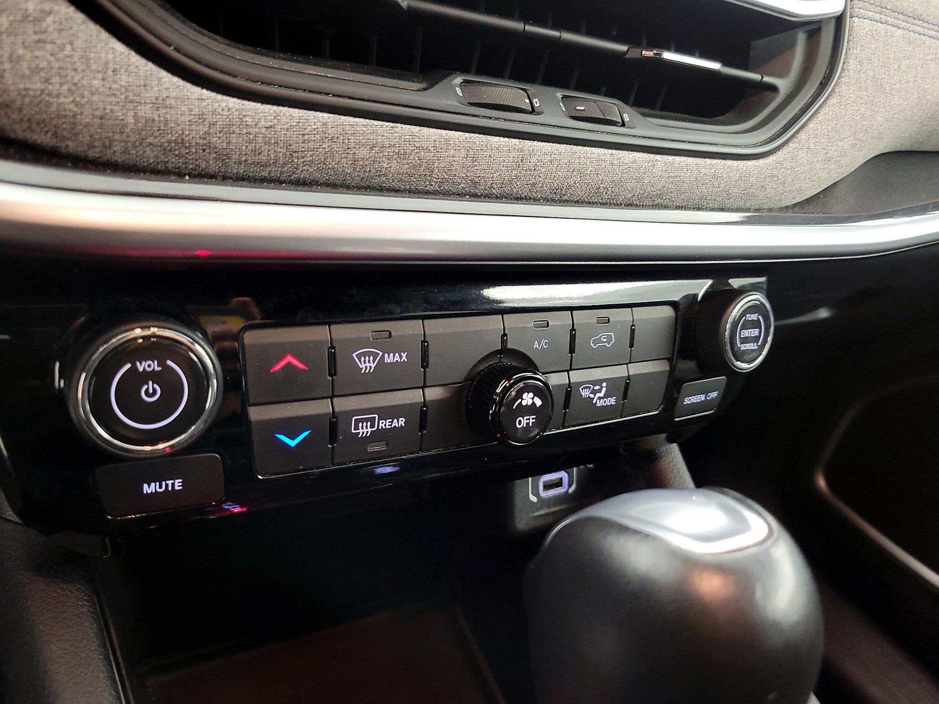 Thumbnail: 2023 Jeep Compass - 16