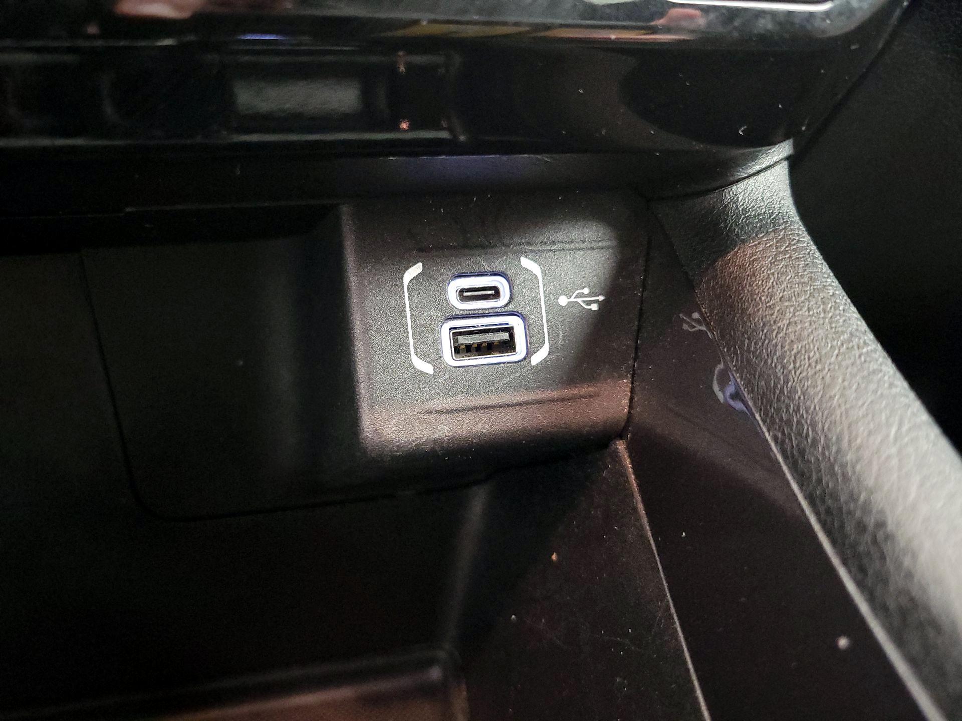 Thumbnail: 2023 Jeep Compass - 18