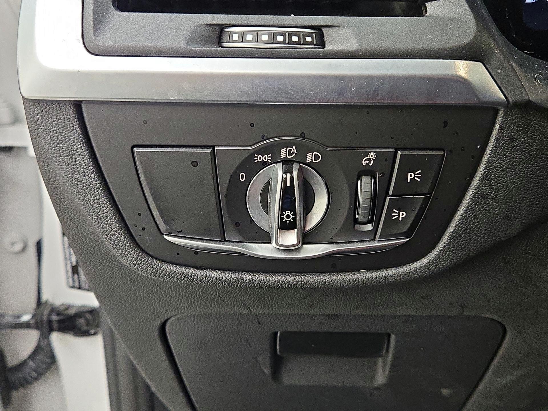 Thumbnail: 2023 BMW X4 - 13