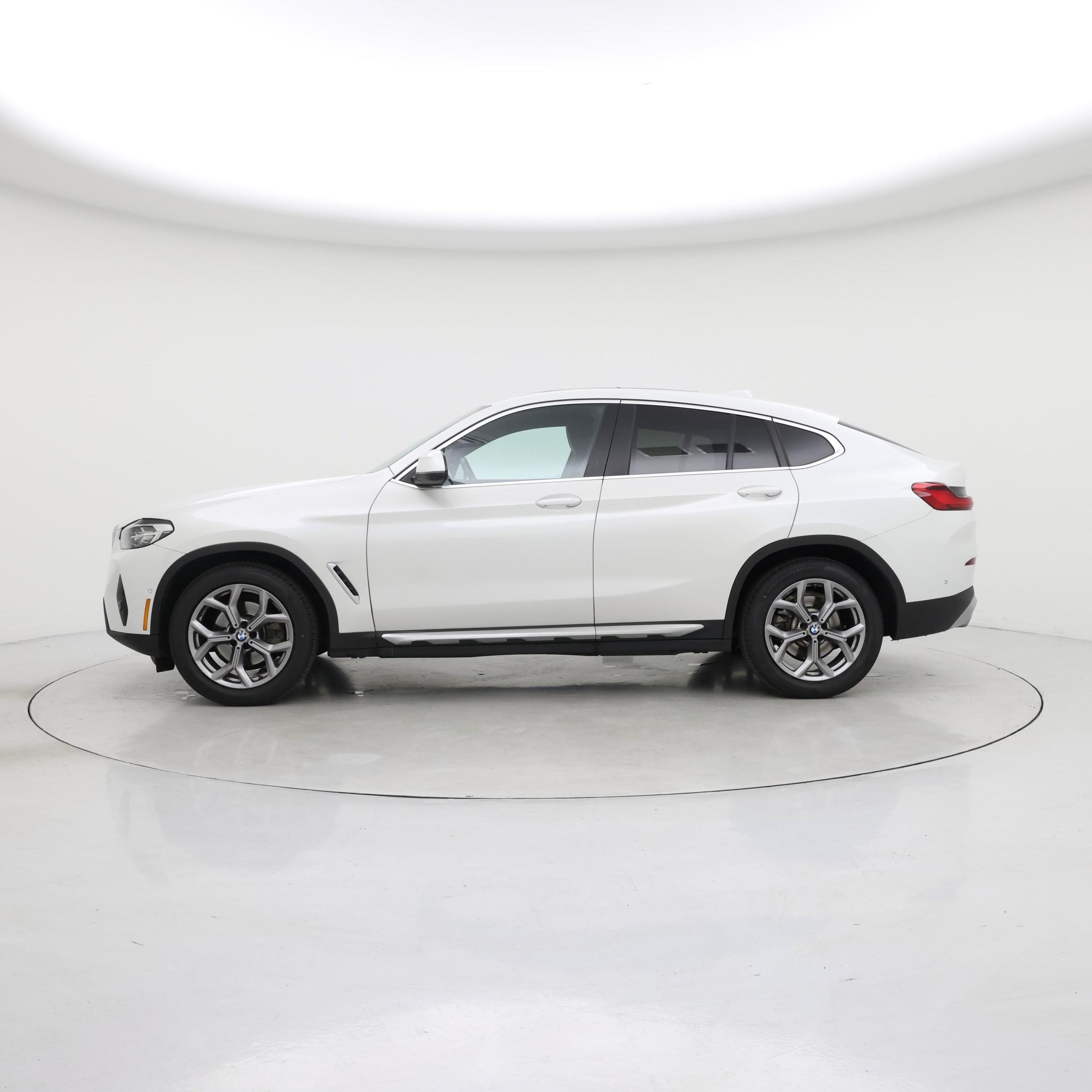 Thumbnail: 2023 BMW X4 - 3