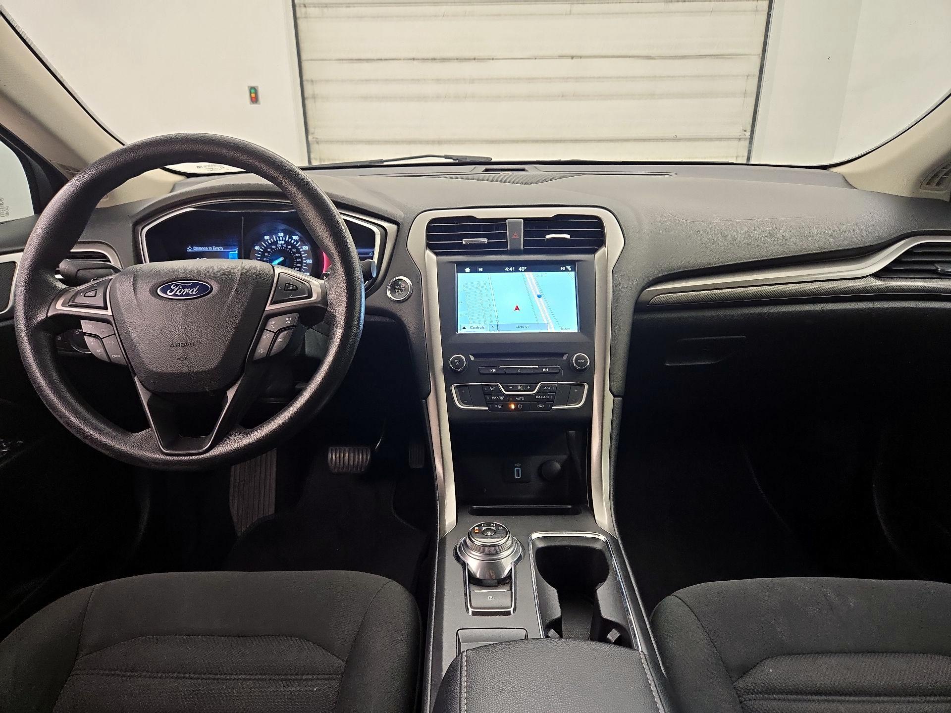 Thumbnail: 2017 Ford Fusion - 9