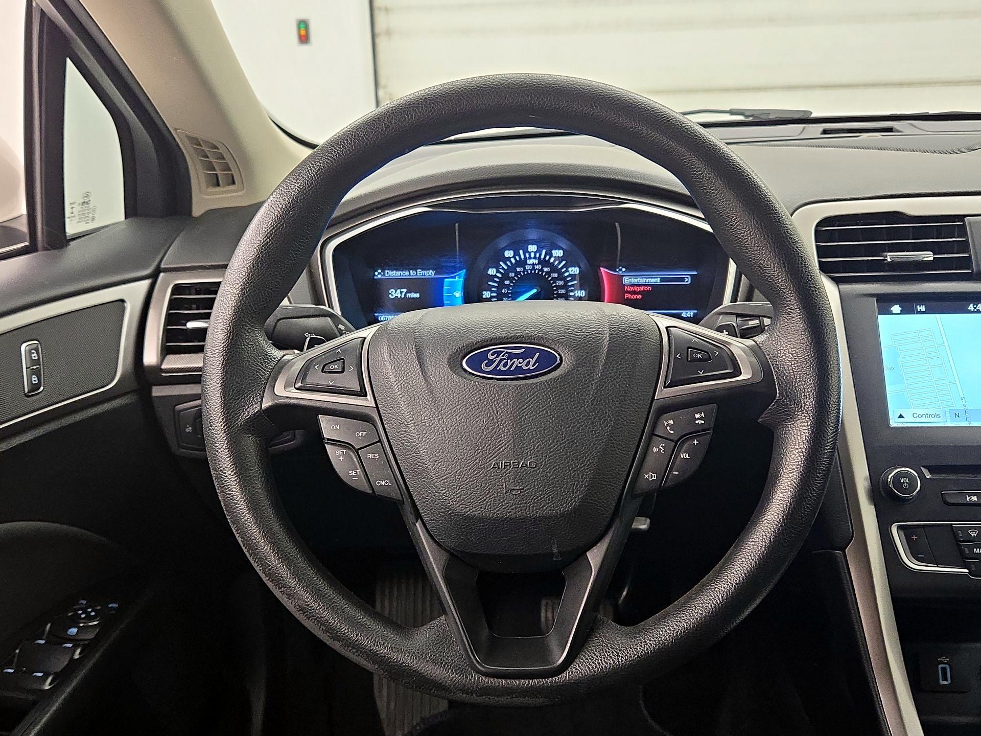 Thumbnail: 2017 Ford Fusion - 10