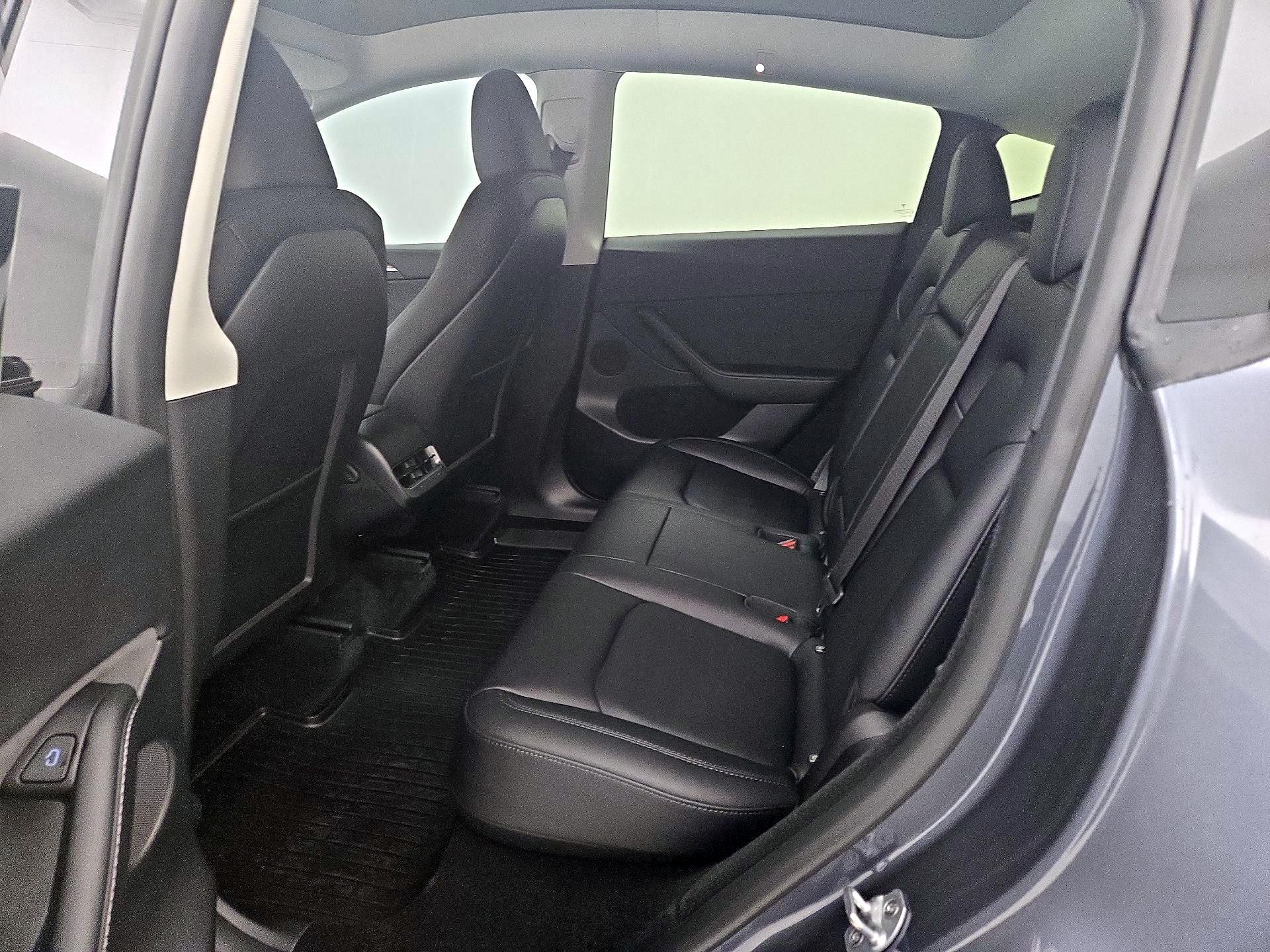 Thumbnail: 2023 Tesla Model Y - 18