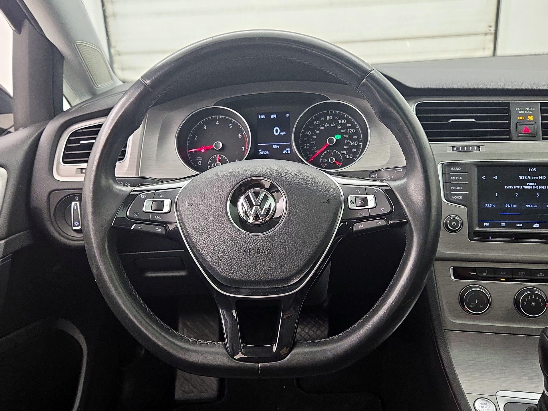 Thumbnail: 2017 Volkswagen Golf - 10