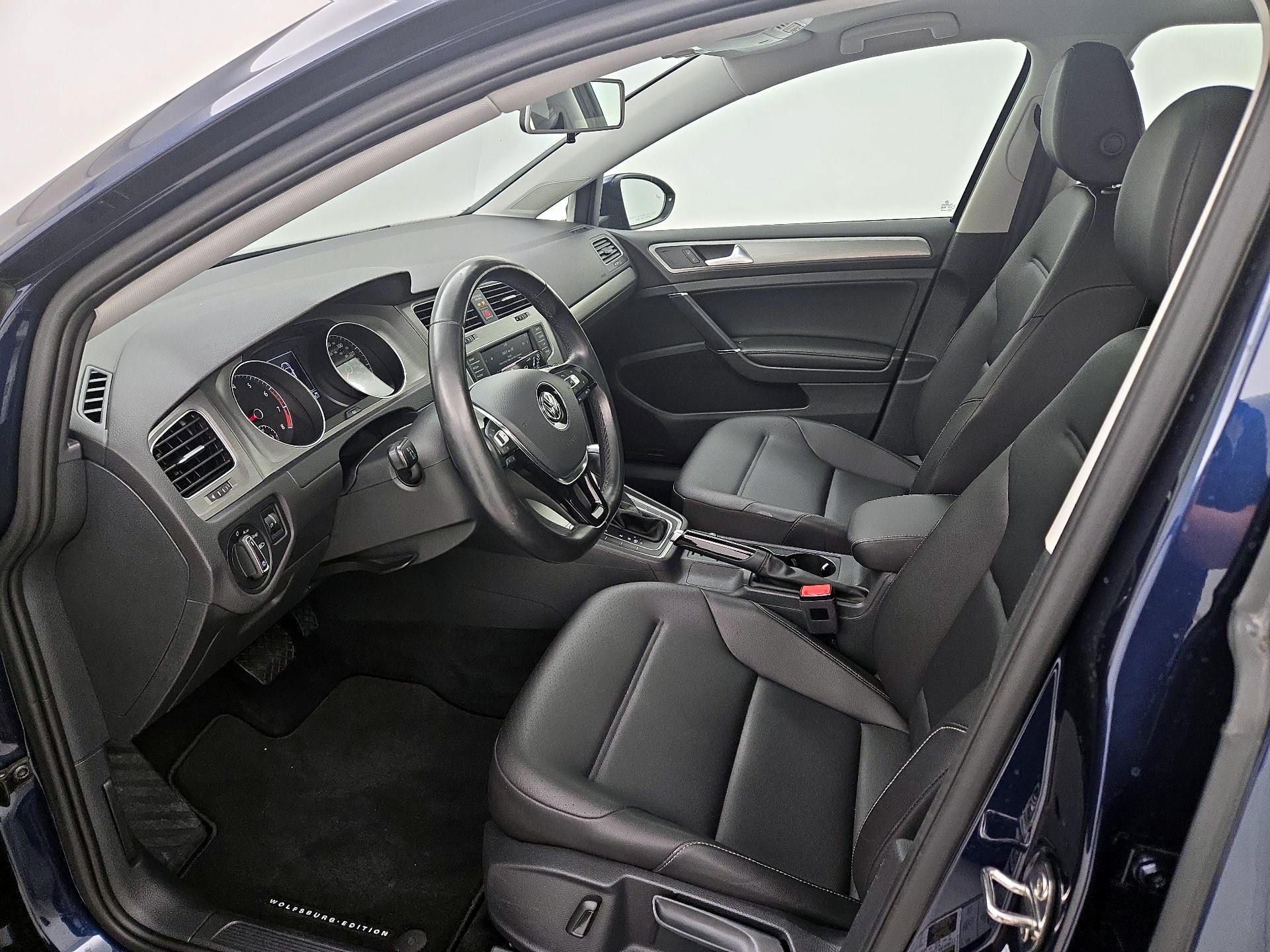 Thumbnail: 2017 Volkswagen Golf - 11