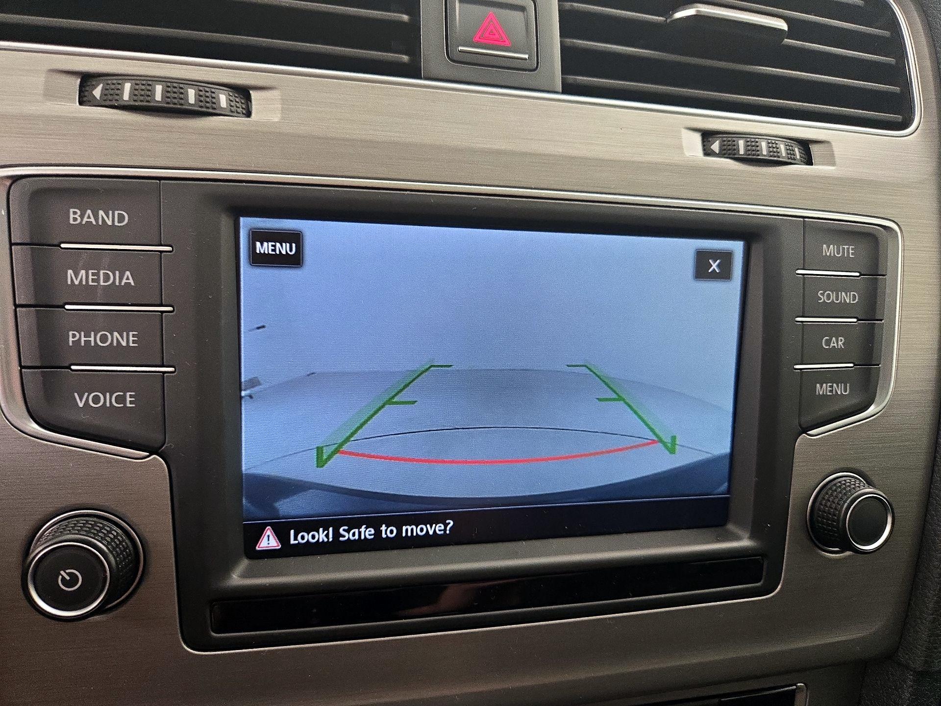 Thumbnail: 2017 Volkswagen Golf - 14