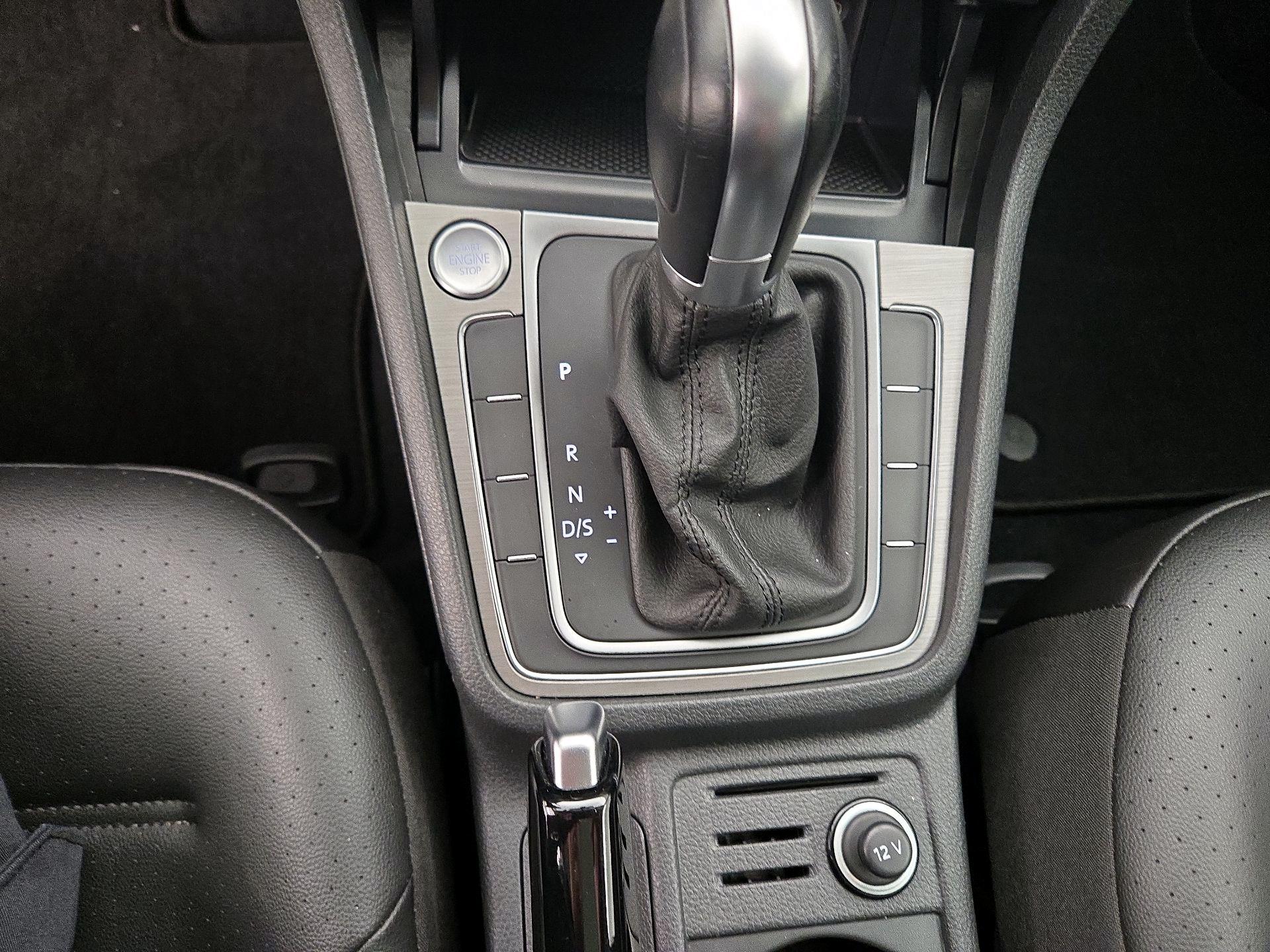 Thumbnail: 2017 Volkswagen Golf - 17