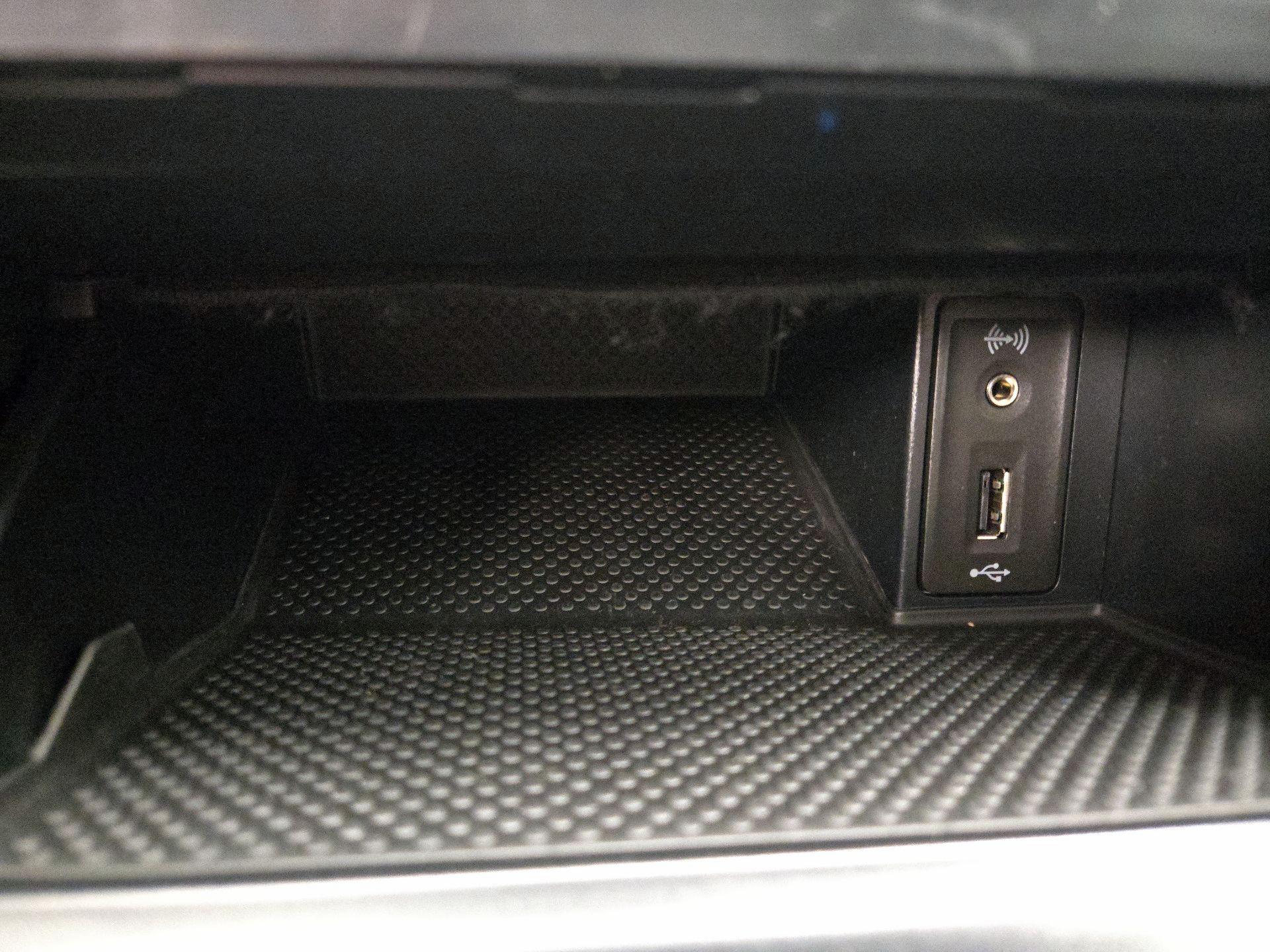 Thumbnail: 2017 Volkswagen Golf - 18