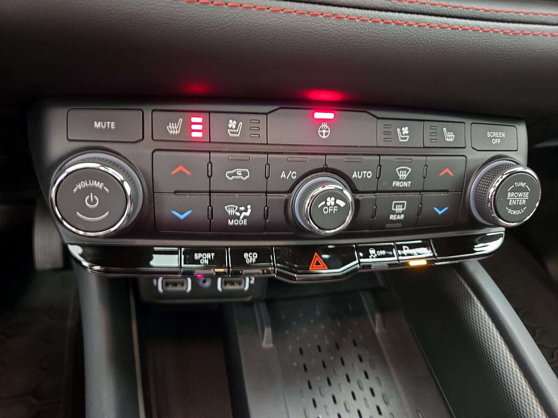 Thumbnail: 2025 Dodge Durango - 17