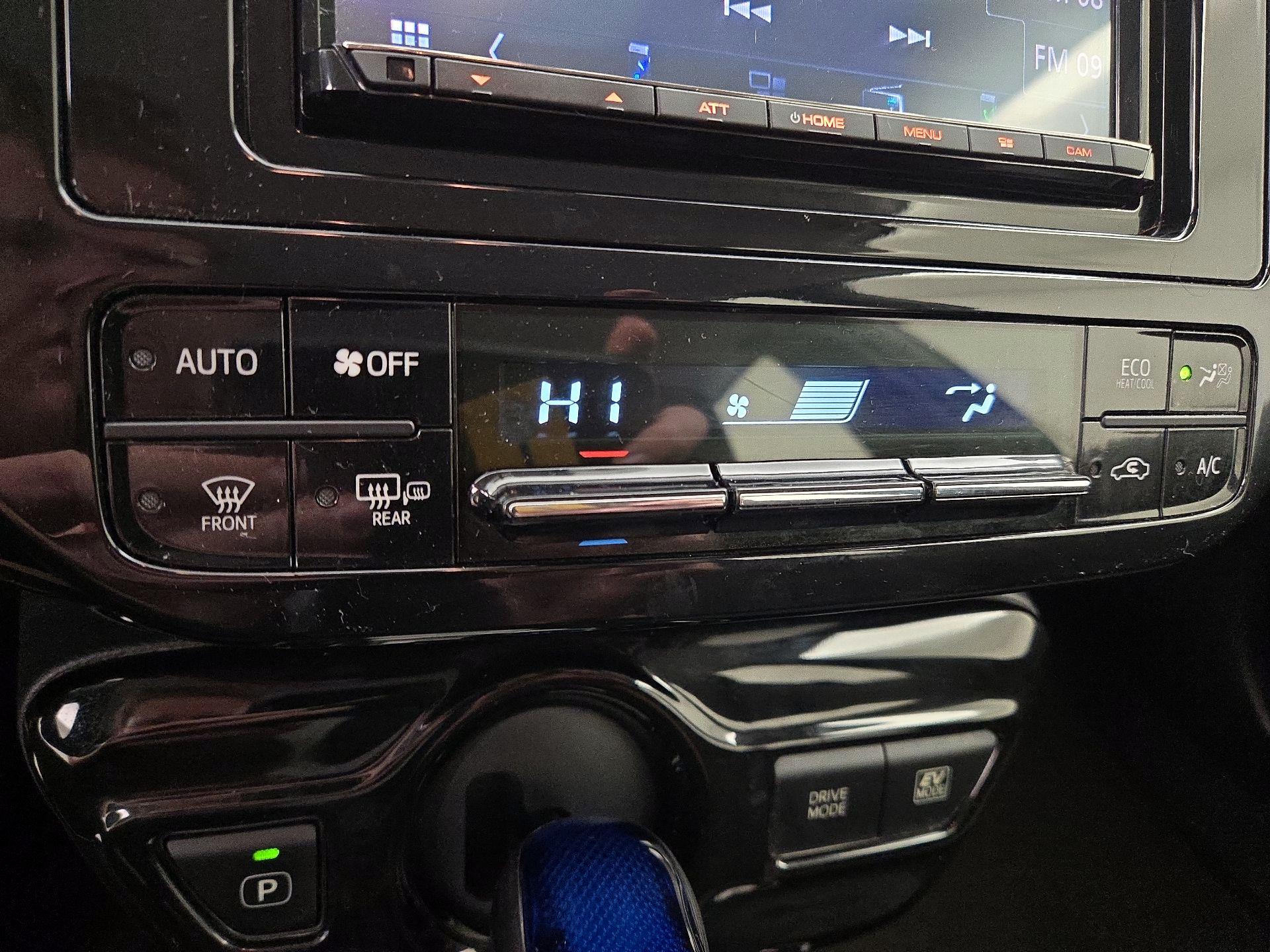 Thumbnail: 2016 Toyota Prius - 16