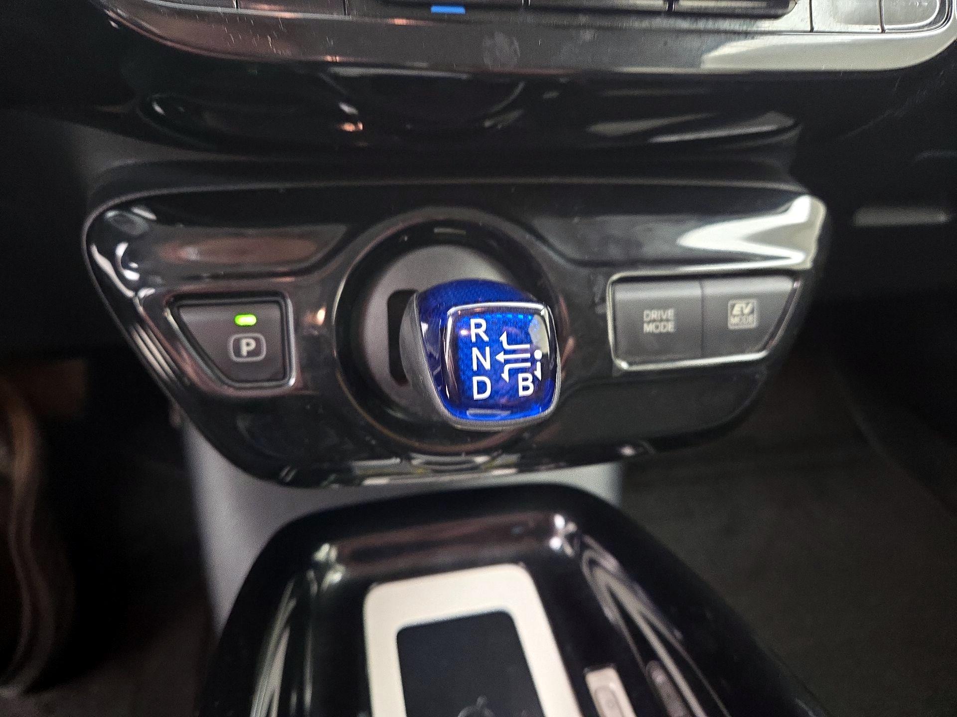 Thumbnail: 2016 Toyota Prius - 17