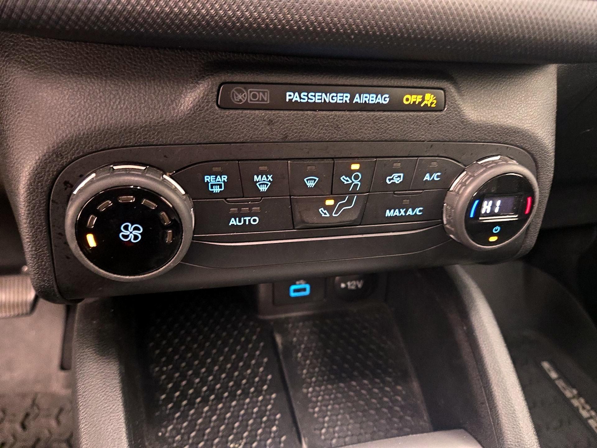 Thumbnail: 2021 Ford Bronco Sport - 17