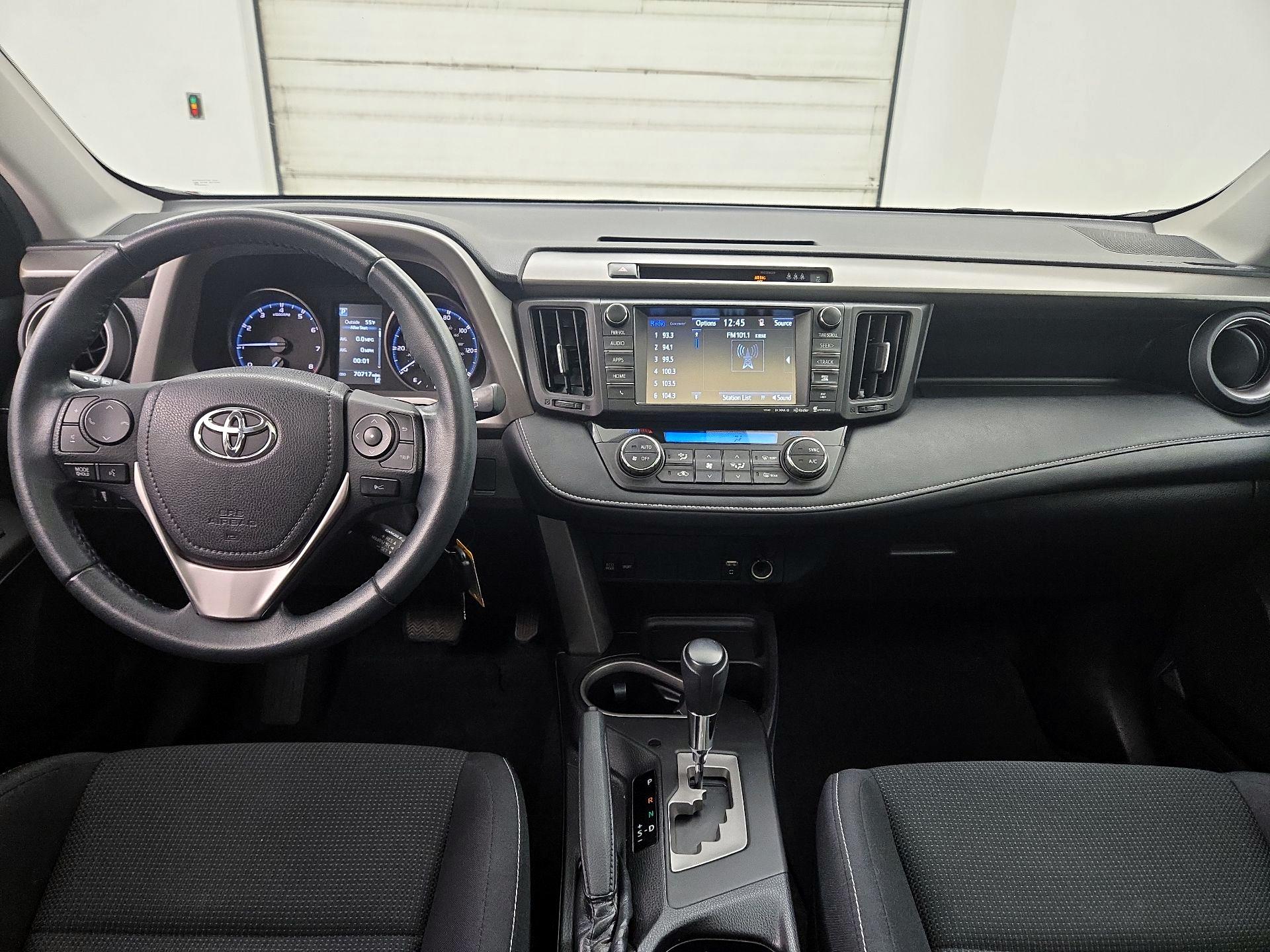 Thumbnail: 2017 Toyota RAV4 - 9