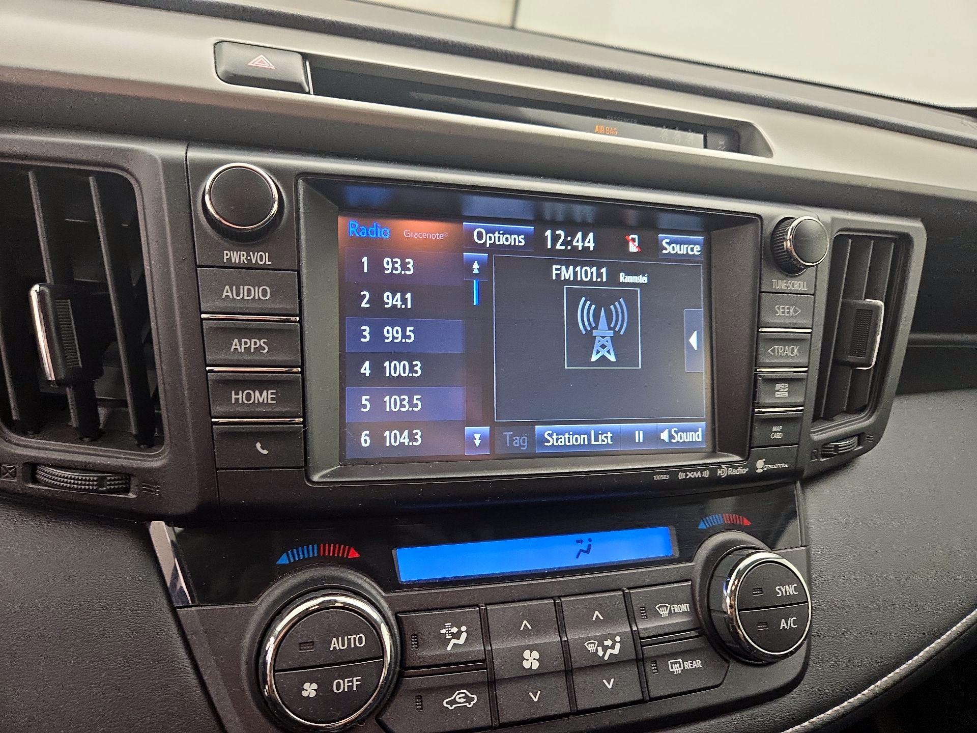 Thumbnail: 2017 Toyota RAV4 - 15