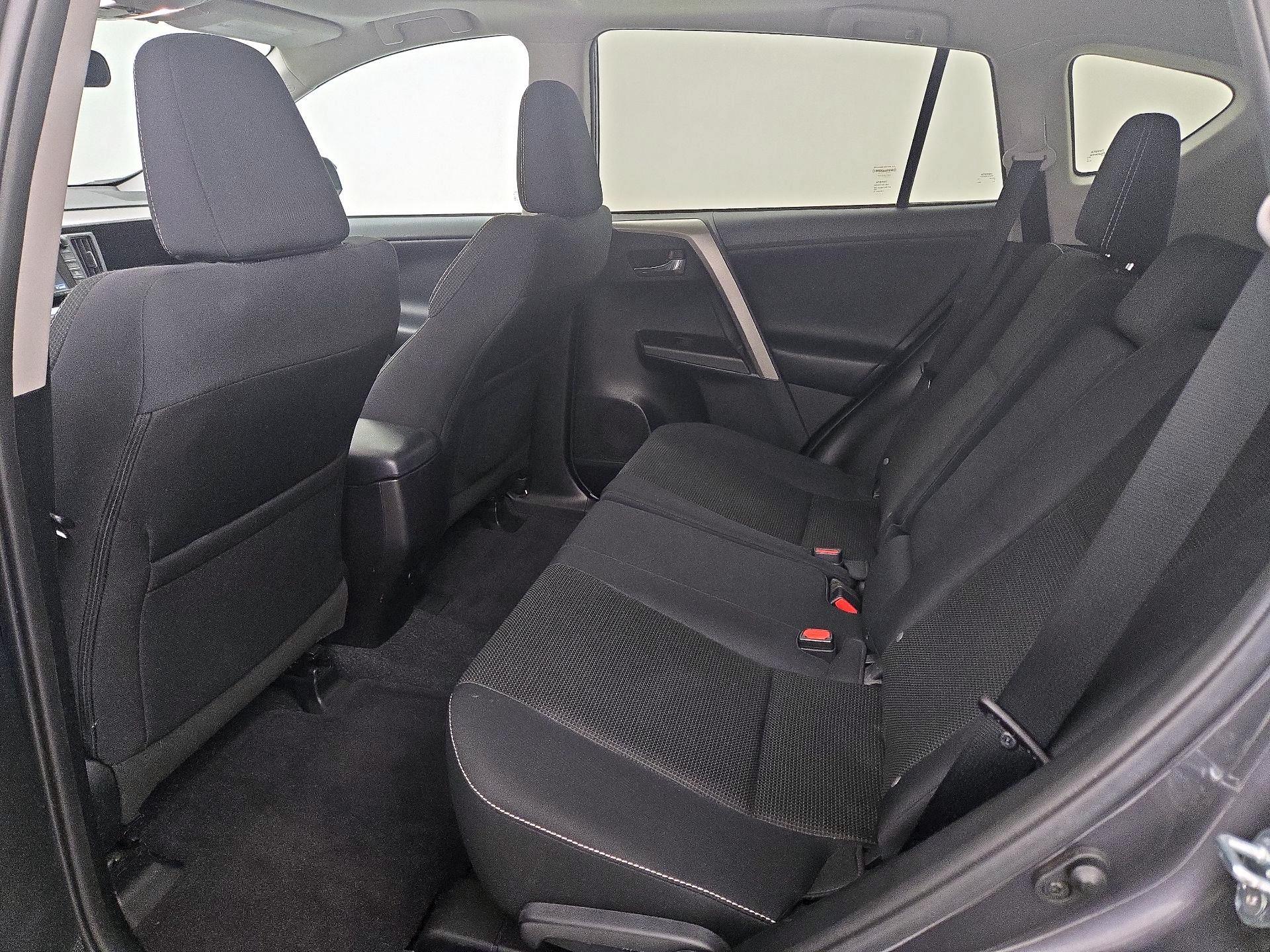 Thumbnail: 2017 Toyota RAV4 - 20