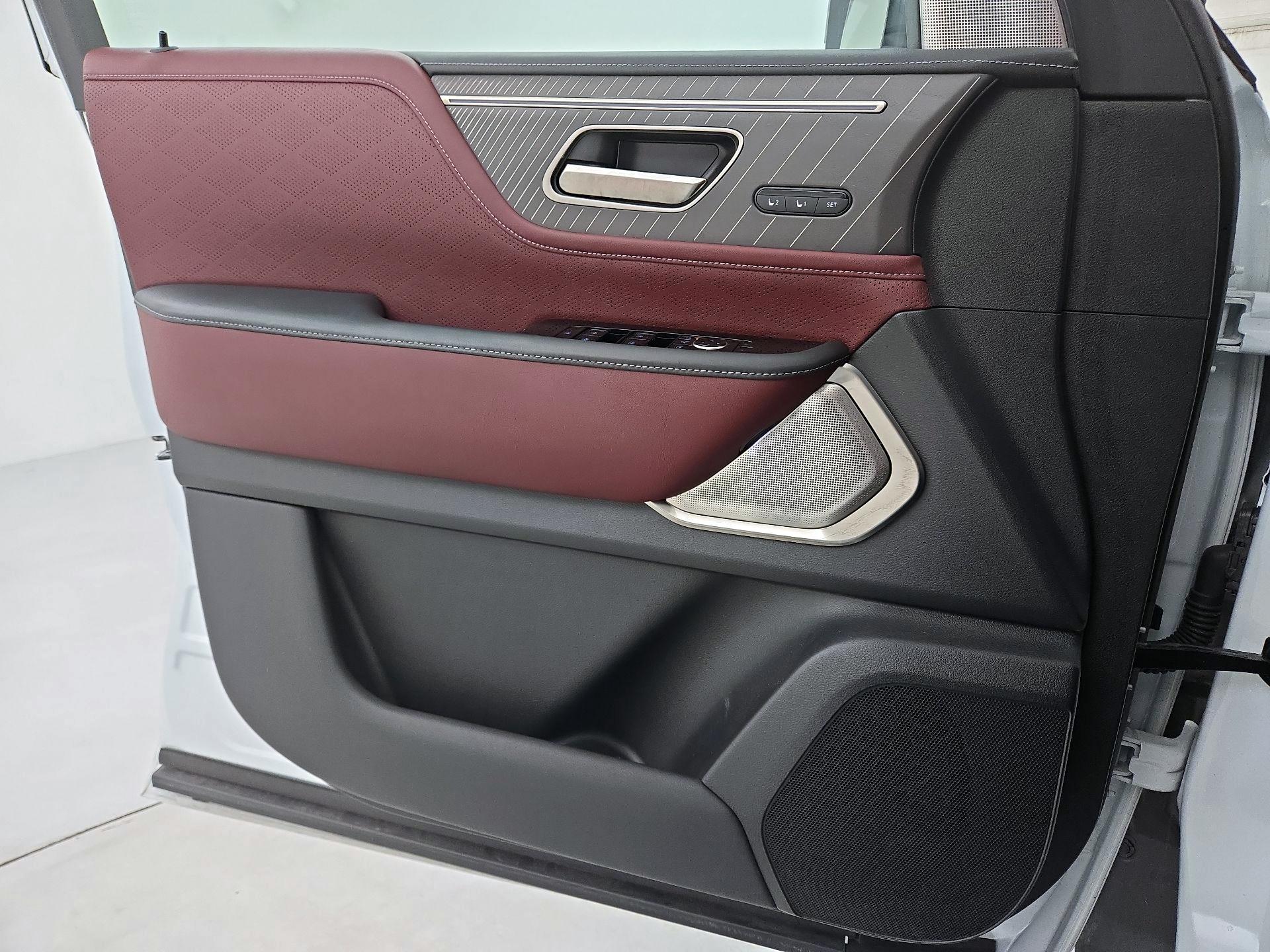 Thumbnail: 2025 INFINITI QX80 - 12