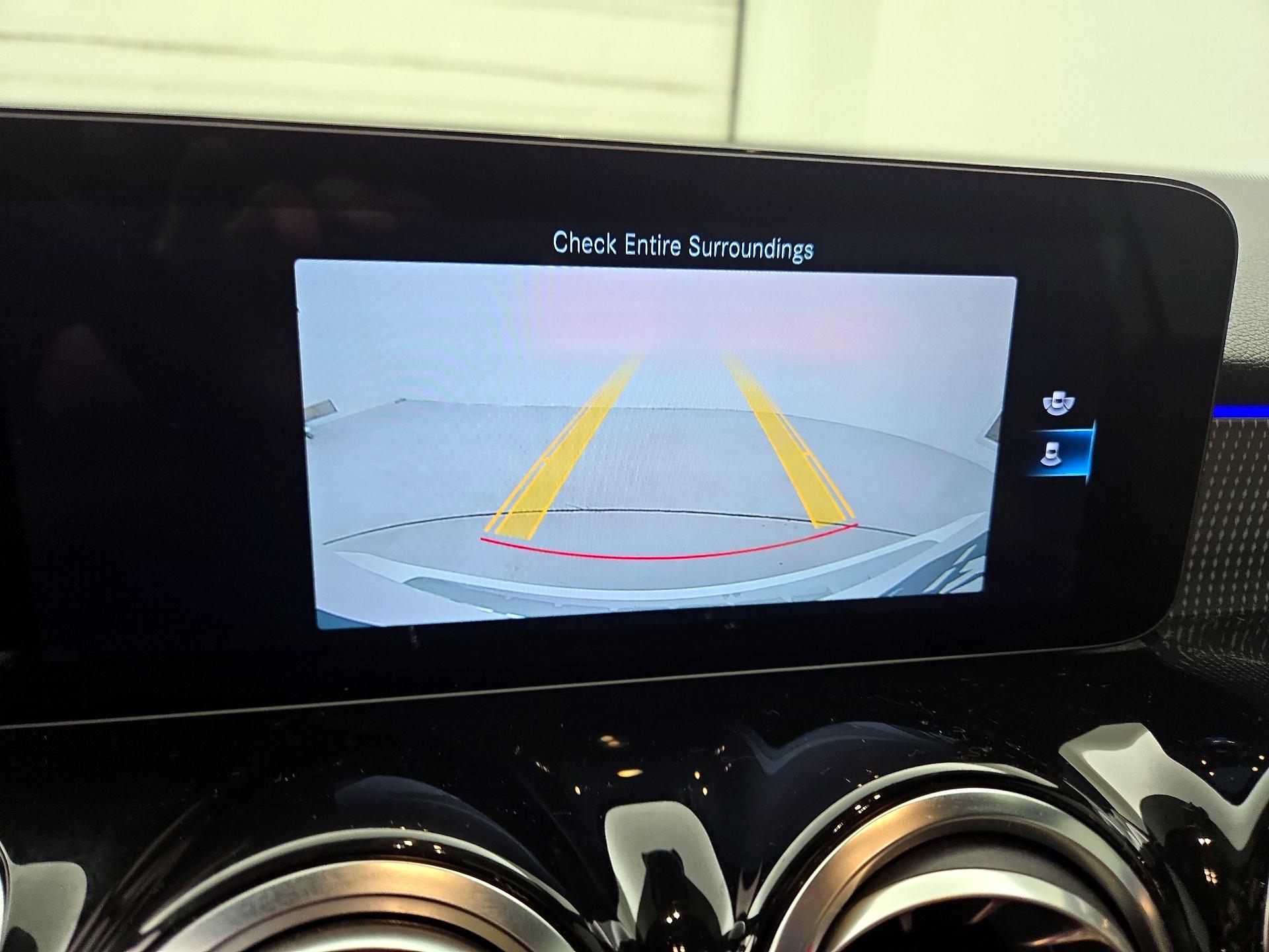 Thumbnail: 2022 Mercedes-Benz GLB - 15