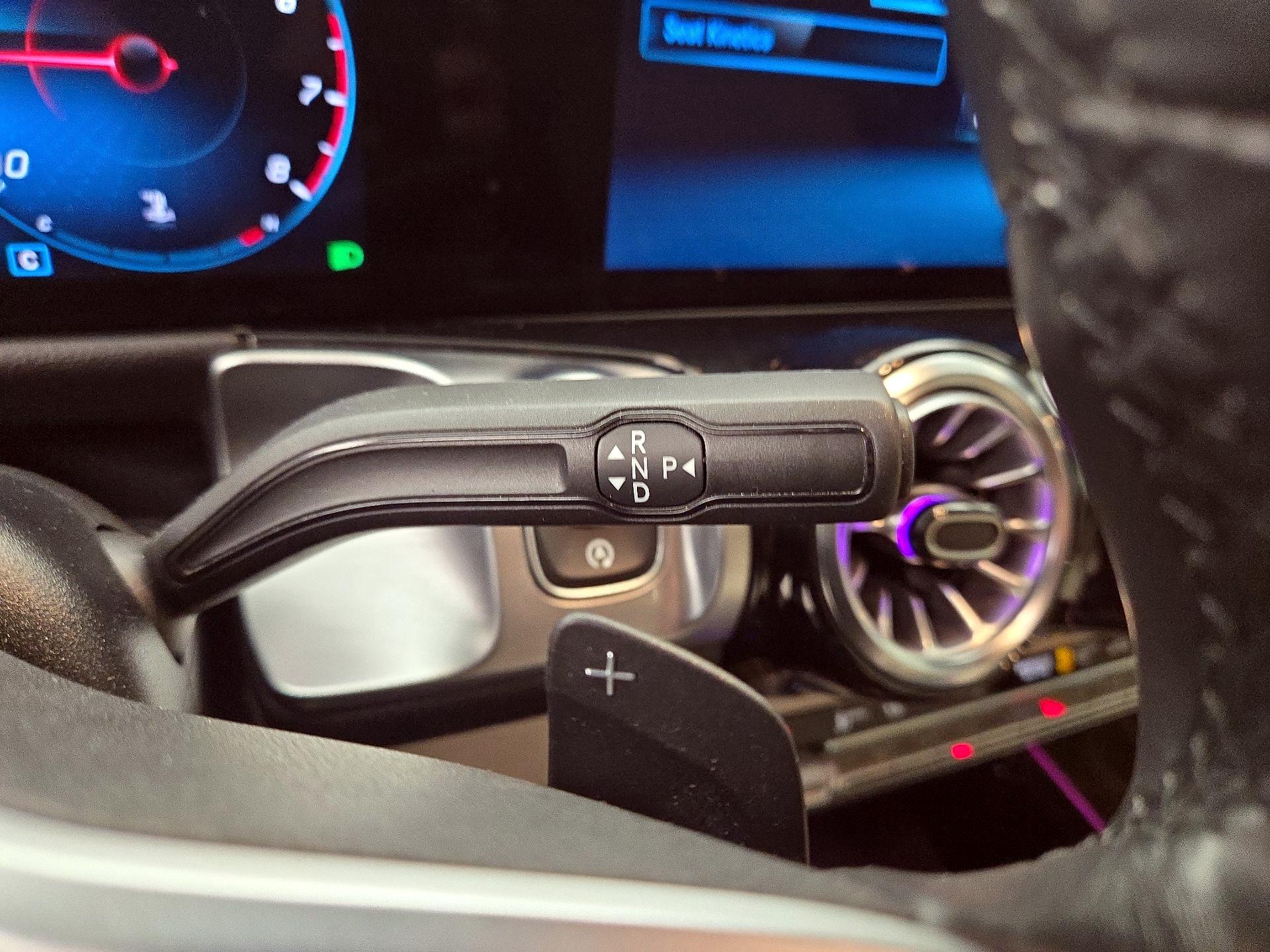 Thumbnail: 2022 Mercedes-Benz GLB - 18