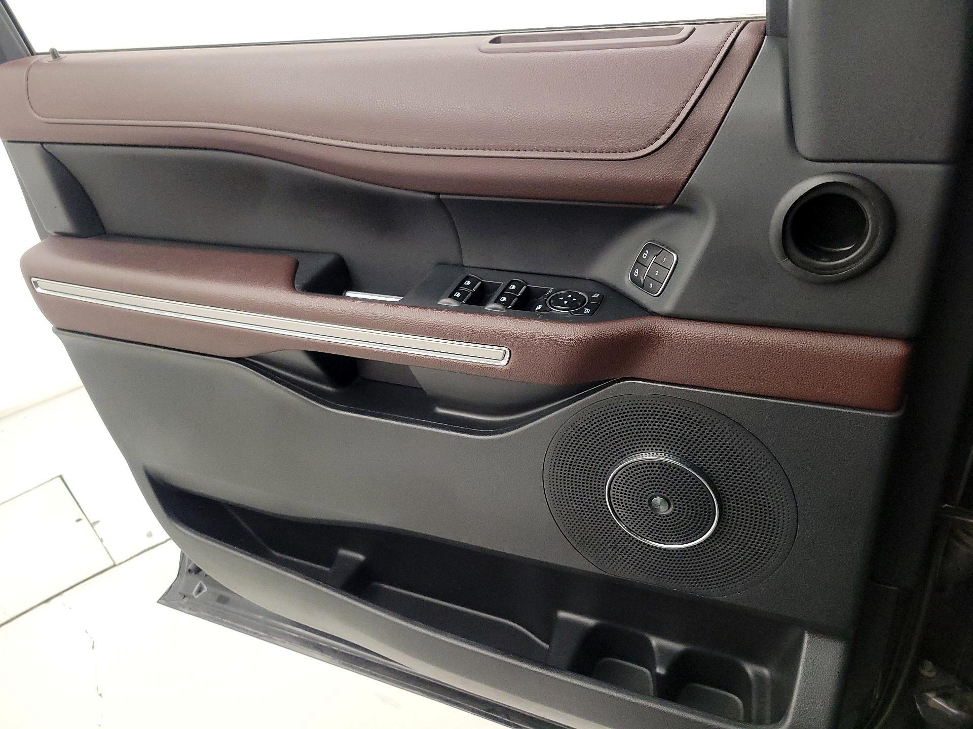 Thumbnail: 2023 Ford Expedition - 12