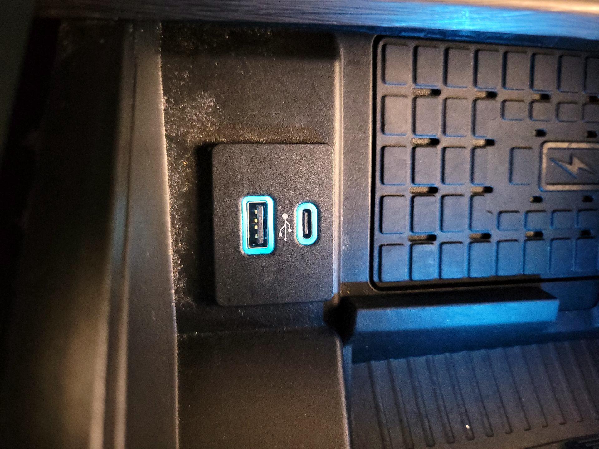 Thumbnail: 2023 Ford Expedition - 19