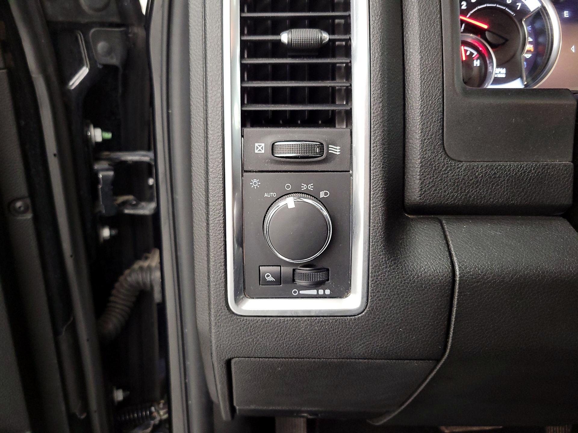 Thumbnail: 2023 RAM 1500 Classic - 13