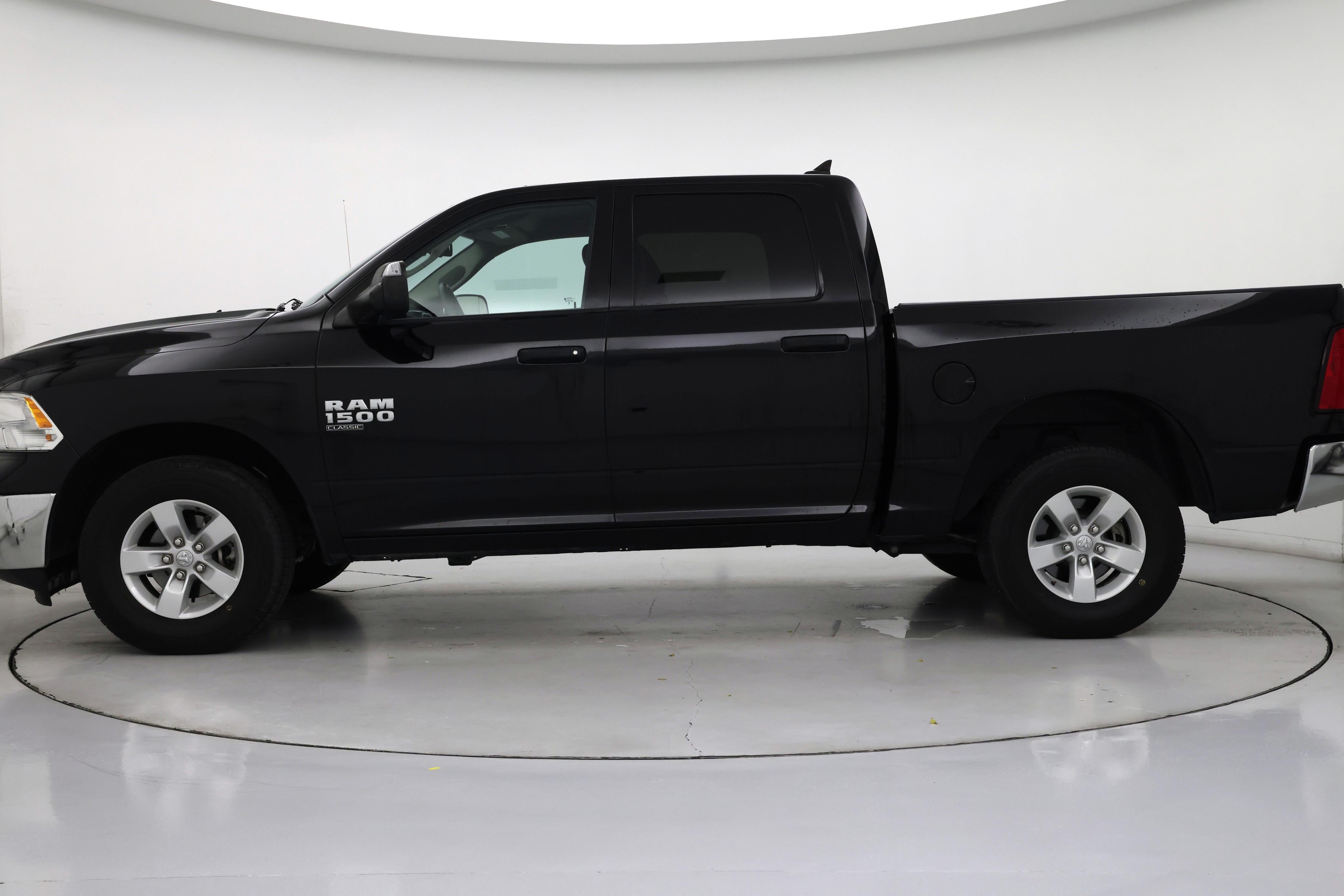 Thumbnail: 2023 RAM 1500 Classic - 3