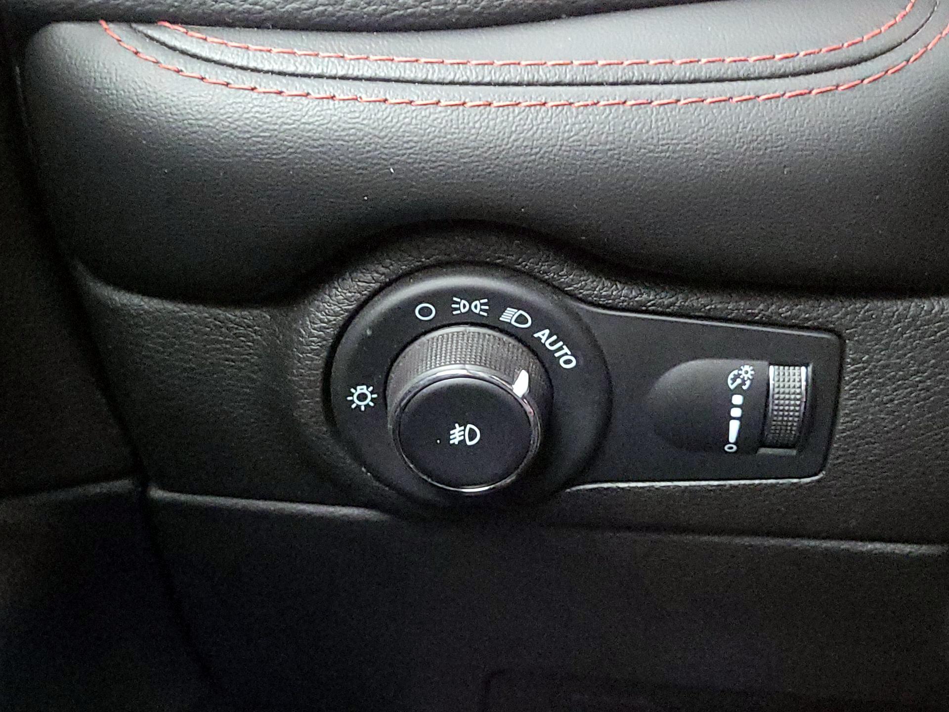 Thumbnail: 2023 Dodge Durango - 13