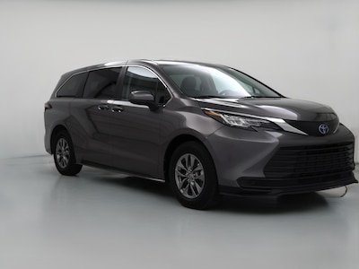 2023 Toyota Sienna Hybrid LE