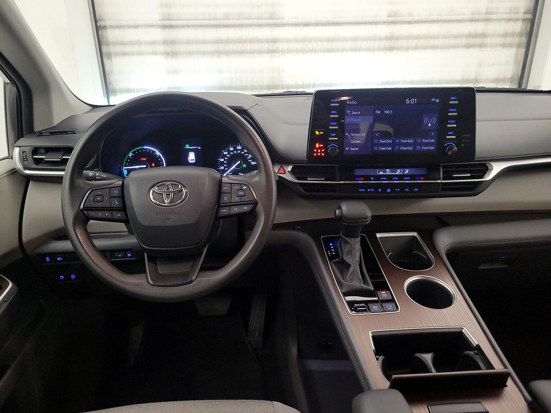 Thumbnail: 2023 Toyota Sienna - 9