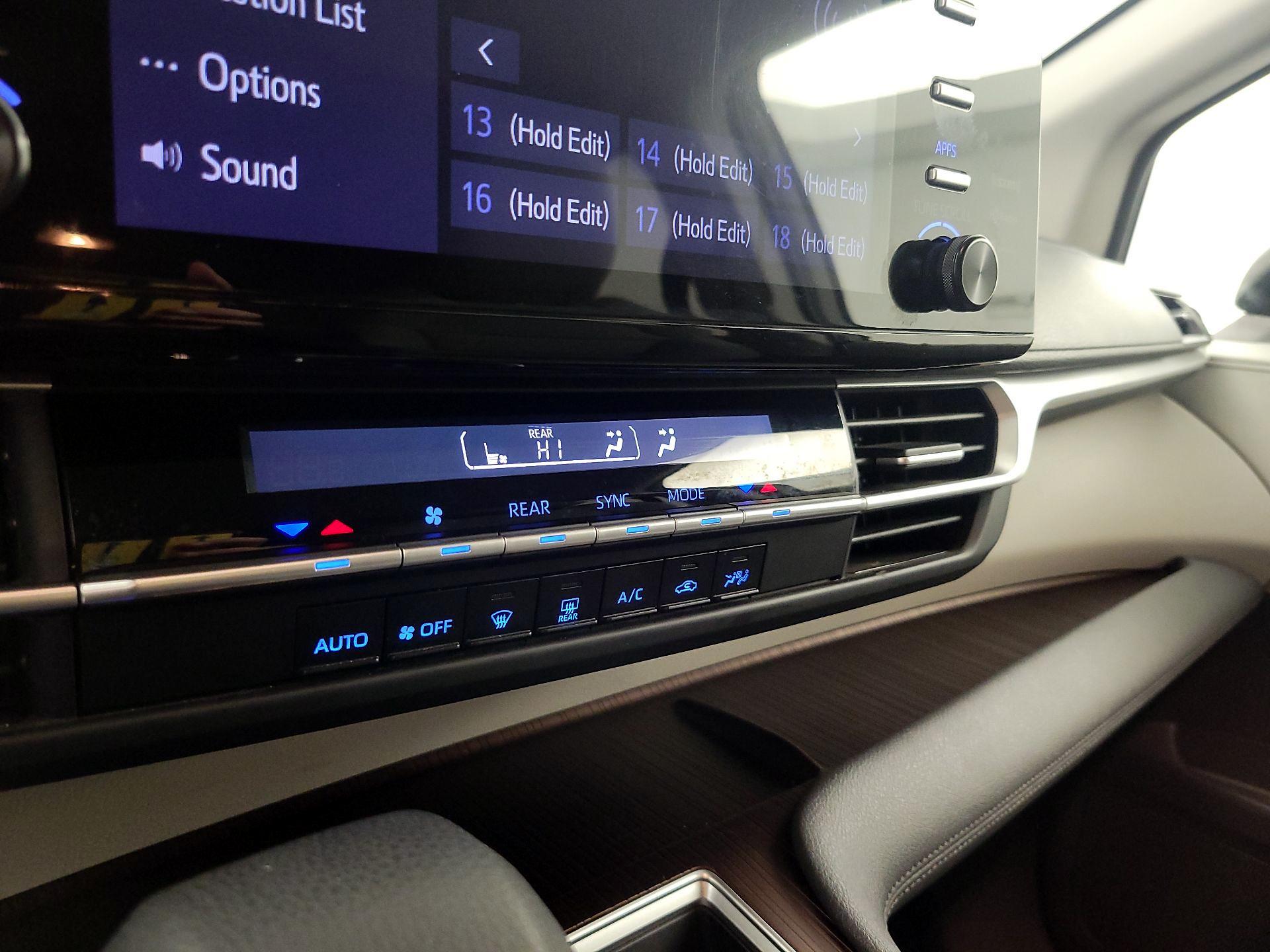 Thumbnail: 2023 Toyota Sienna - 16