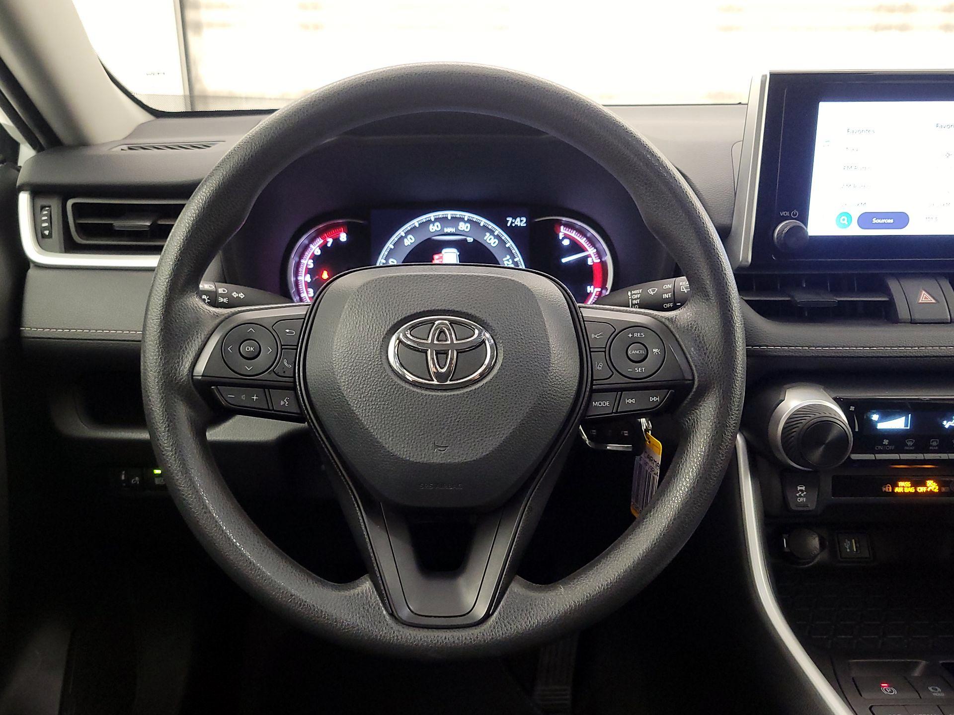 Thumbnail: 2024 Toyota RAV4 - 10