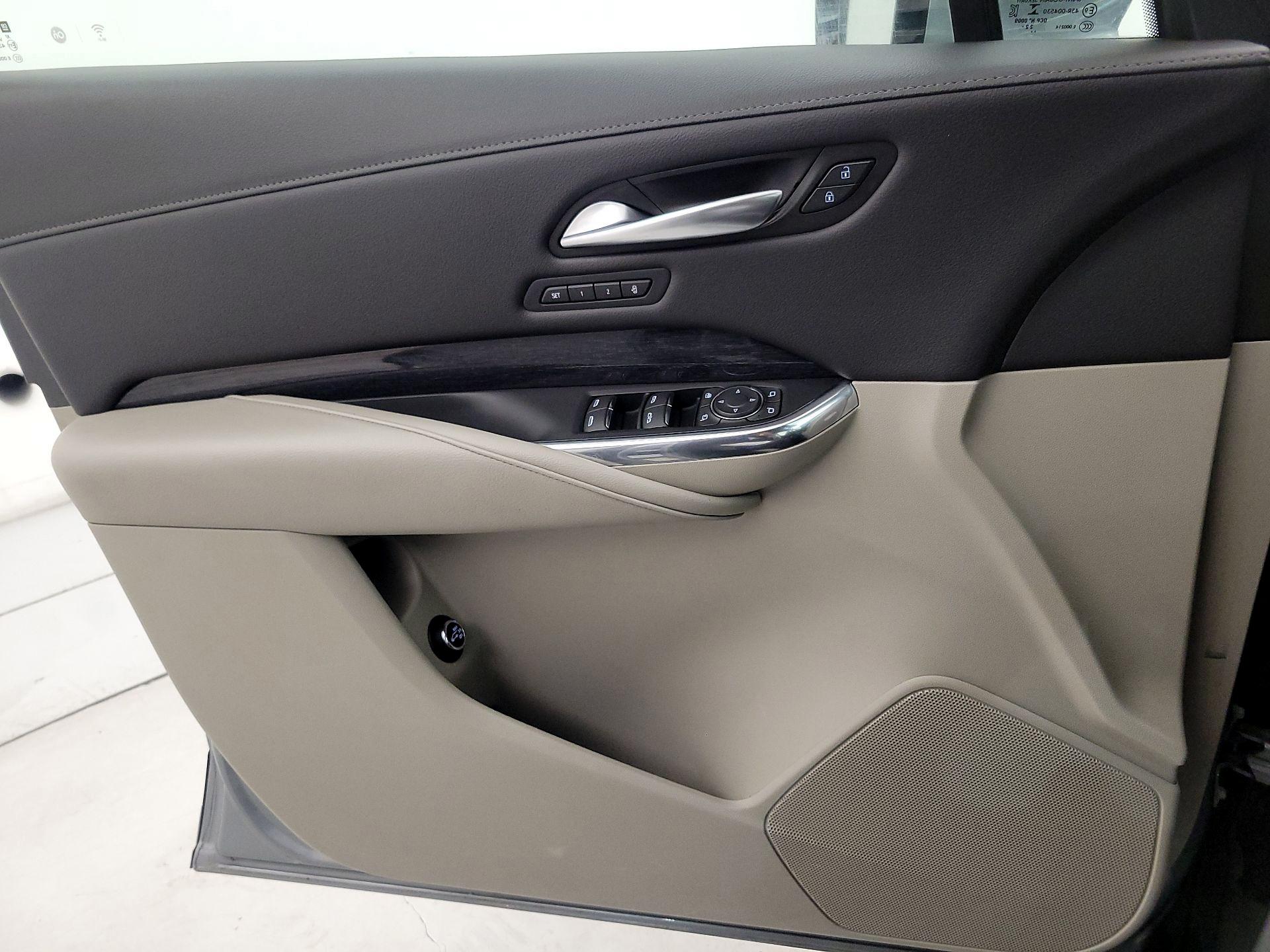 Thumbnail: 2023 Cadillac XT4 - 12